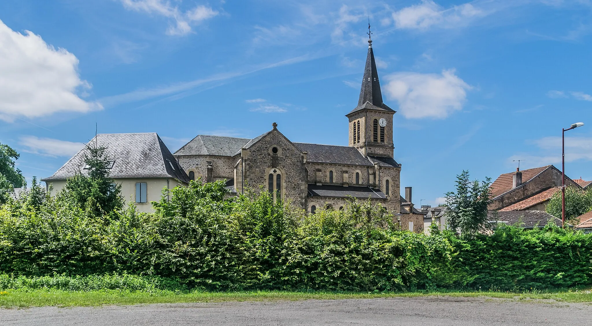 Photo showing: Church in Galgan, Aveyron, France