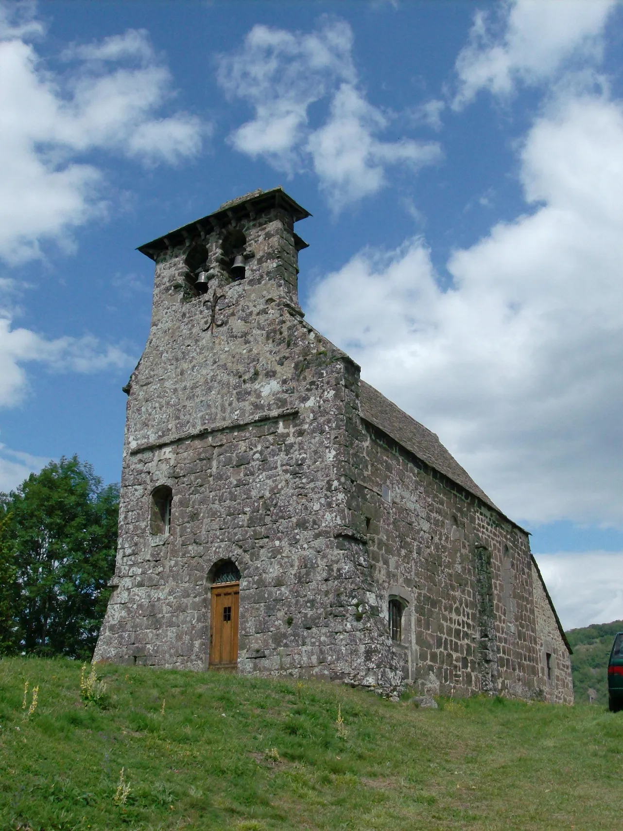 Photo showing: Church of Laussac (Commune/Municipality Thérondels, Department Aveyron, France).