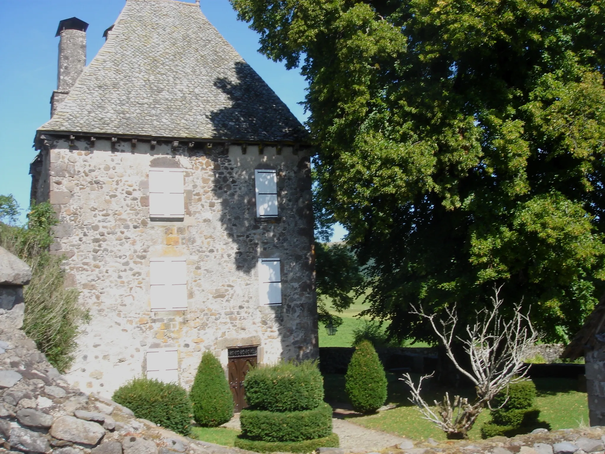 Photo showing: Manoir de Falhiès à Giou de Mamou (15)