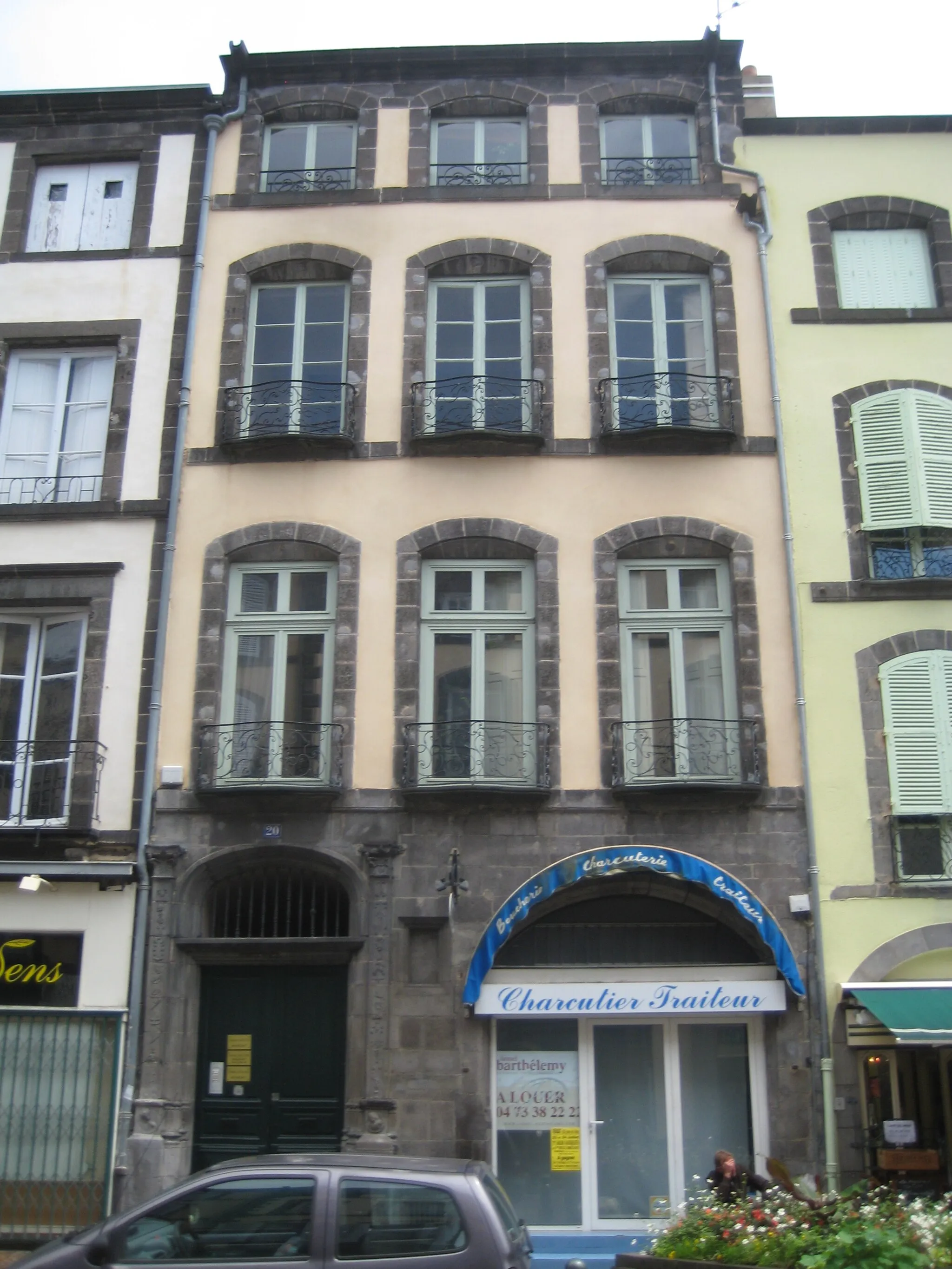 Photo showing: 20 rue du commerce, Riom
