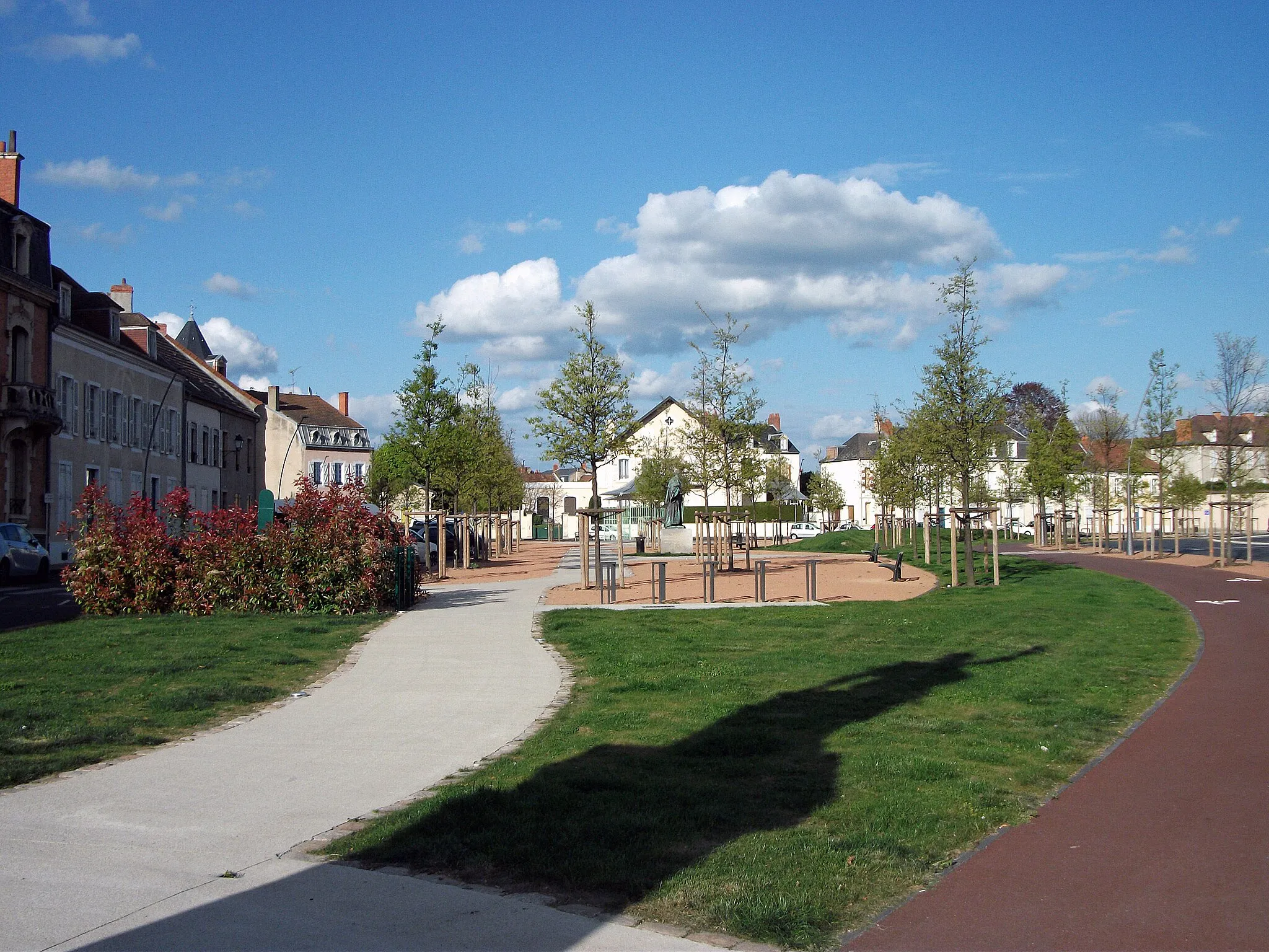 Photo showing: Cours Tracy after renovation in Cusset (Auvergne, France).