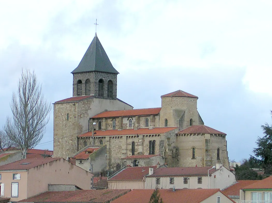 Photo showing: Church in Pont-du-Château (Puy-de-Dôme, France).