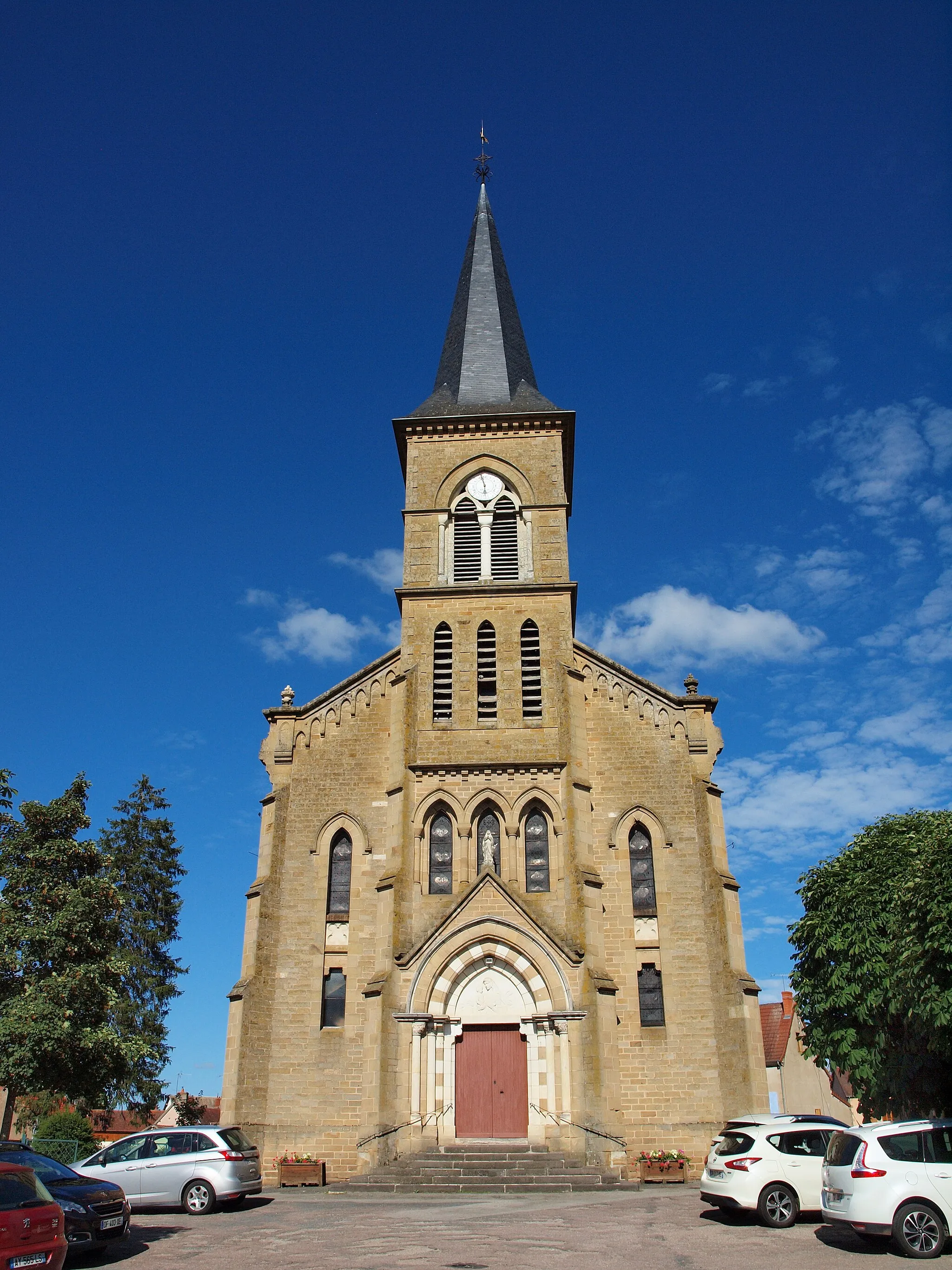Photo showing: Église Saint-Martin de Cosne-d'Allier (Allier, France)