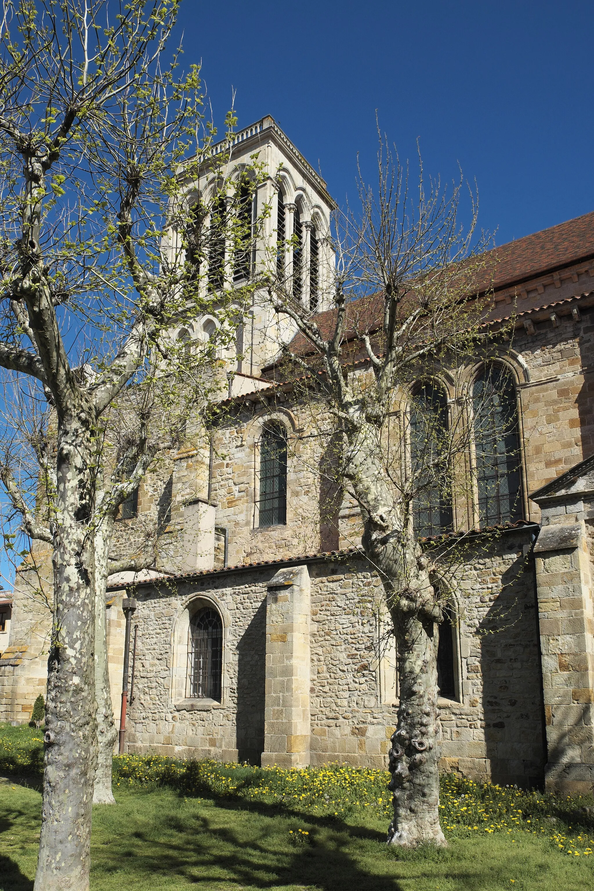 Photo showing: Katholische Pfarrkirche, ehemalige Stiftskirche, Saint-Cerneuf in Billom im Département Puy-de-Dôme (Auvergne-Rhône-Alpes)