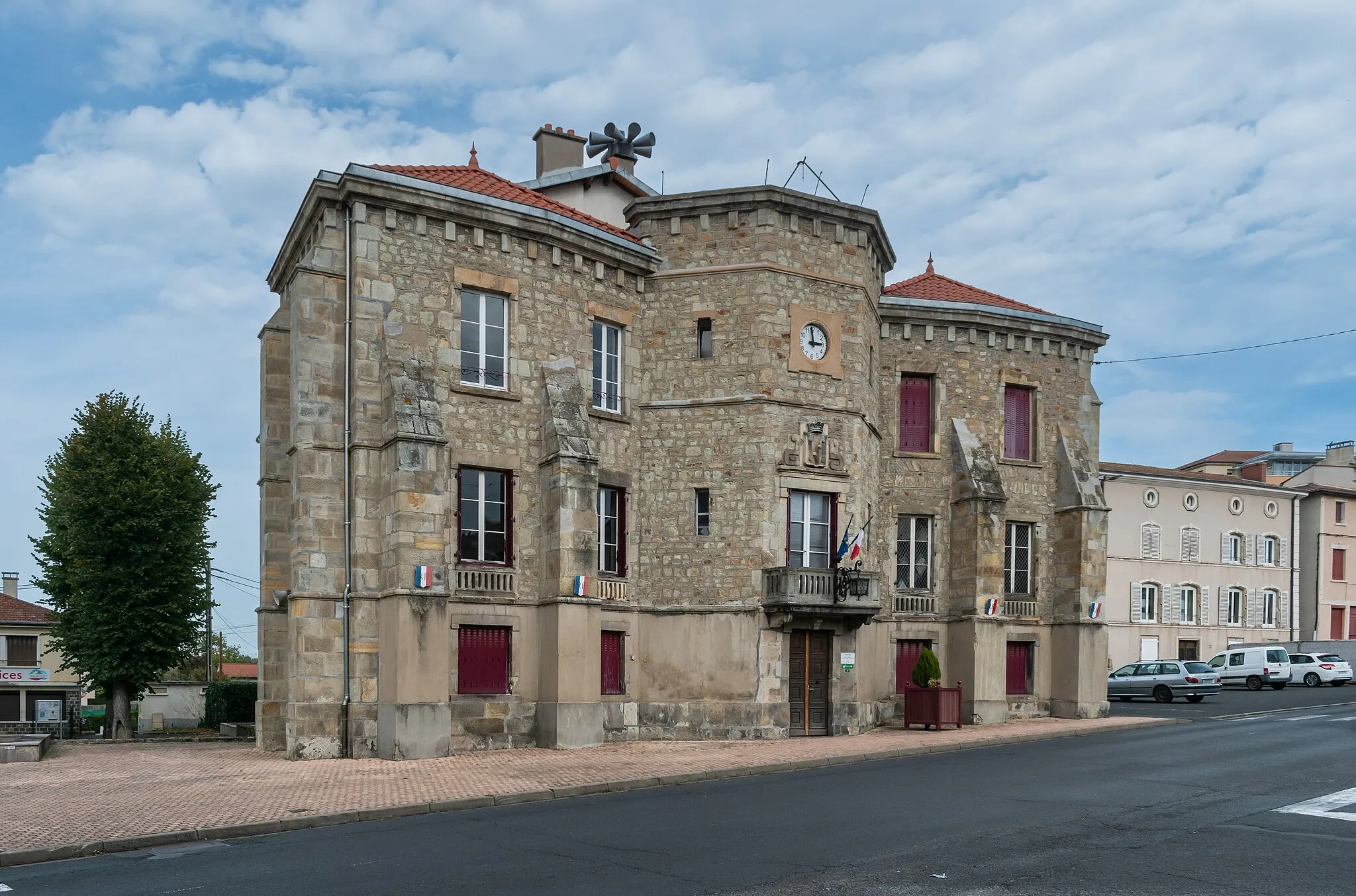 Photo showing: Town hall of Lezoux, Puy-de-Dôme, France