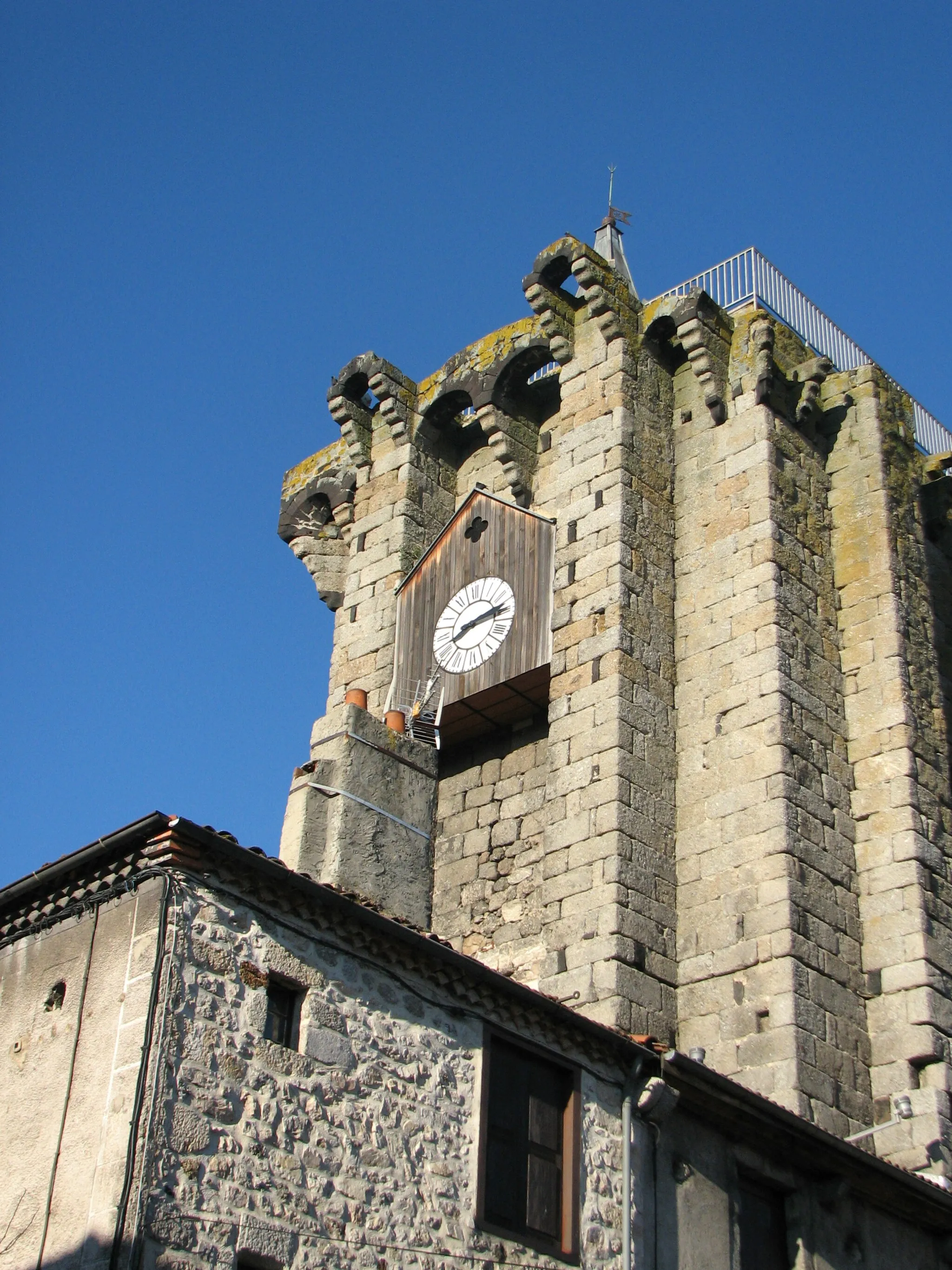 Photo showing: This building is indexed in the base Mérimée, a database of architectural heritage maintained by the French Ministry of Culture, under the reference PA00092890 .