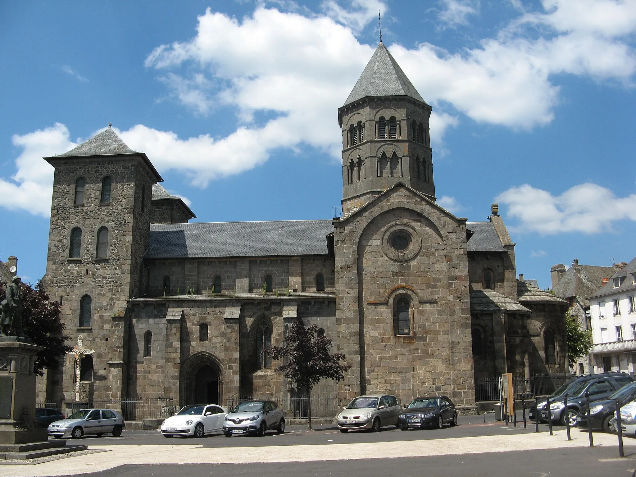 Photo showing: This building is indexed in the base Mérimée, a database of architectural heritage maintained by the French Ministry of Culture, under the reference PA00093544 .