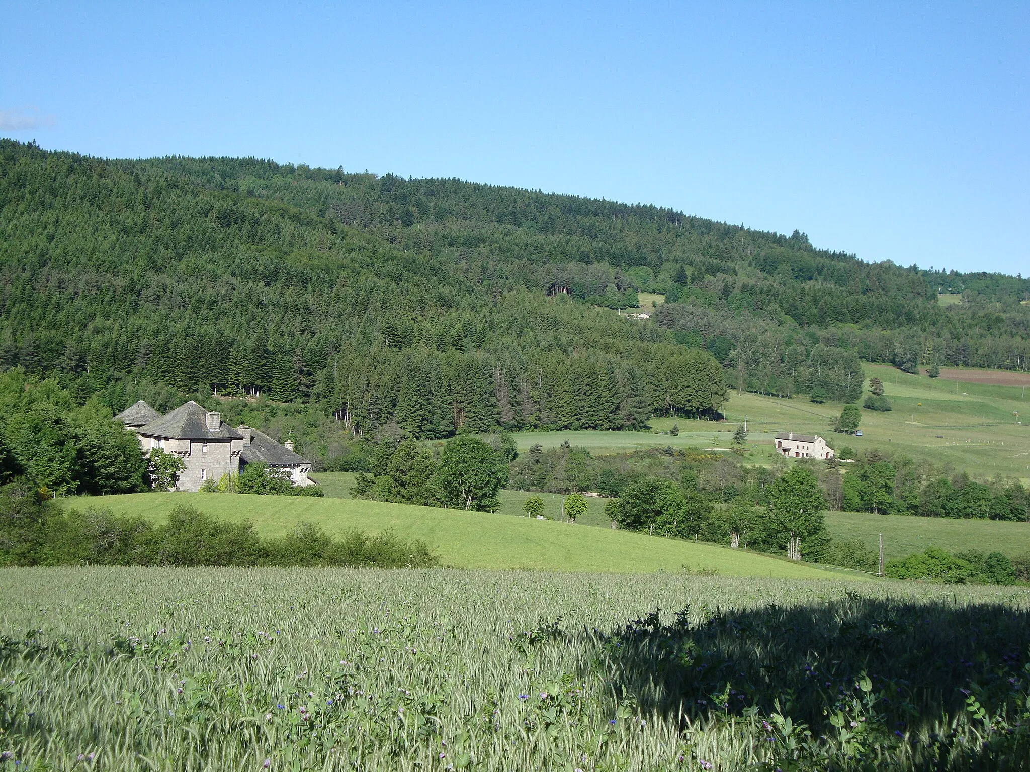 Photo showing: Tence (Haute-Loire, Fr) paysage avec manoir