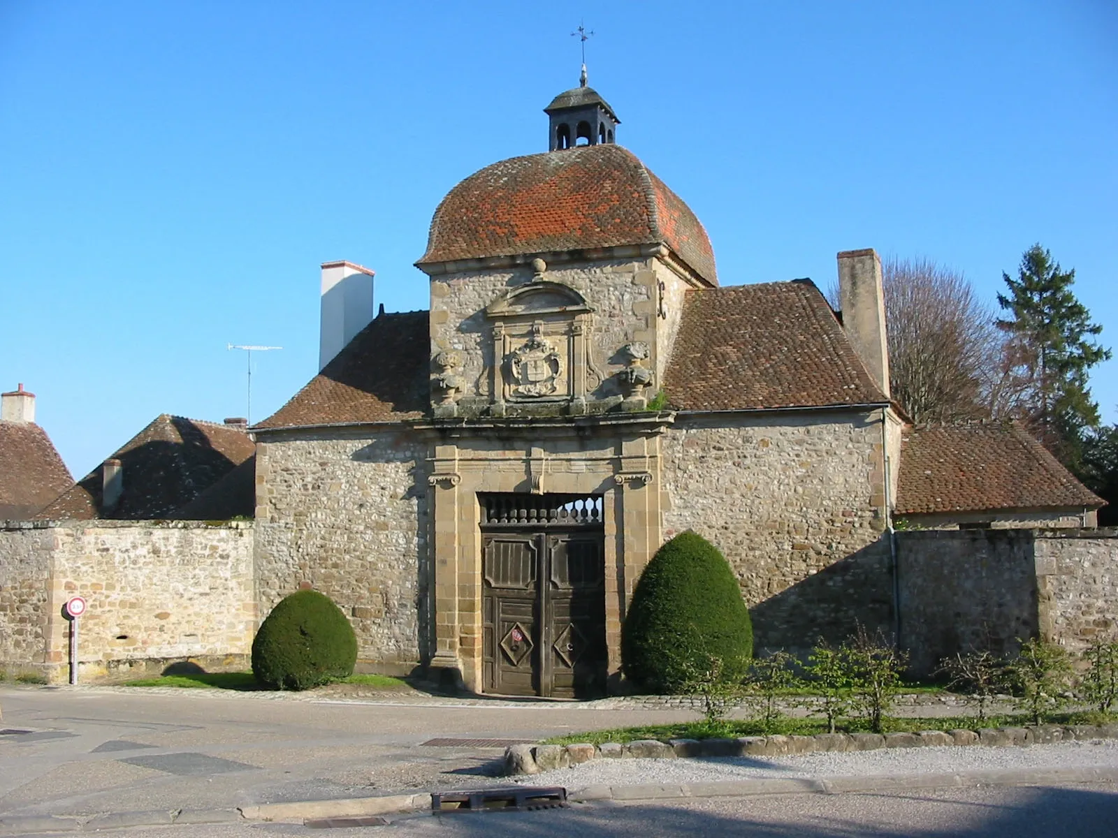 Photo showing: Ancient priory door