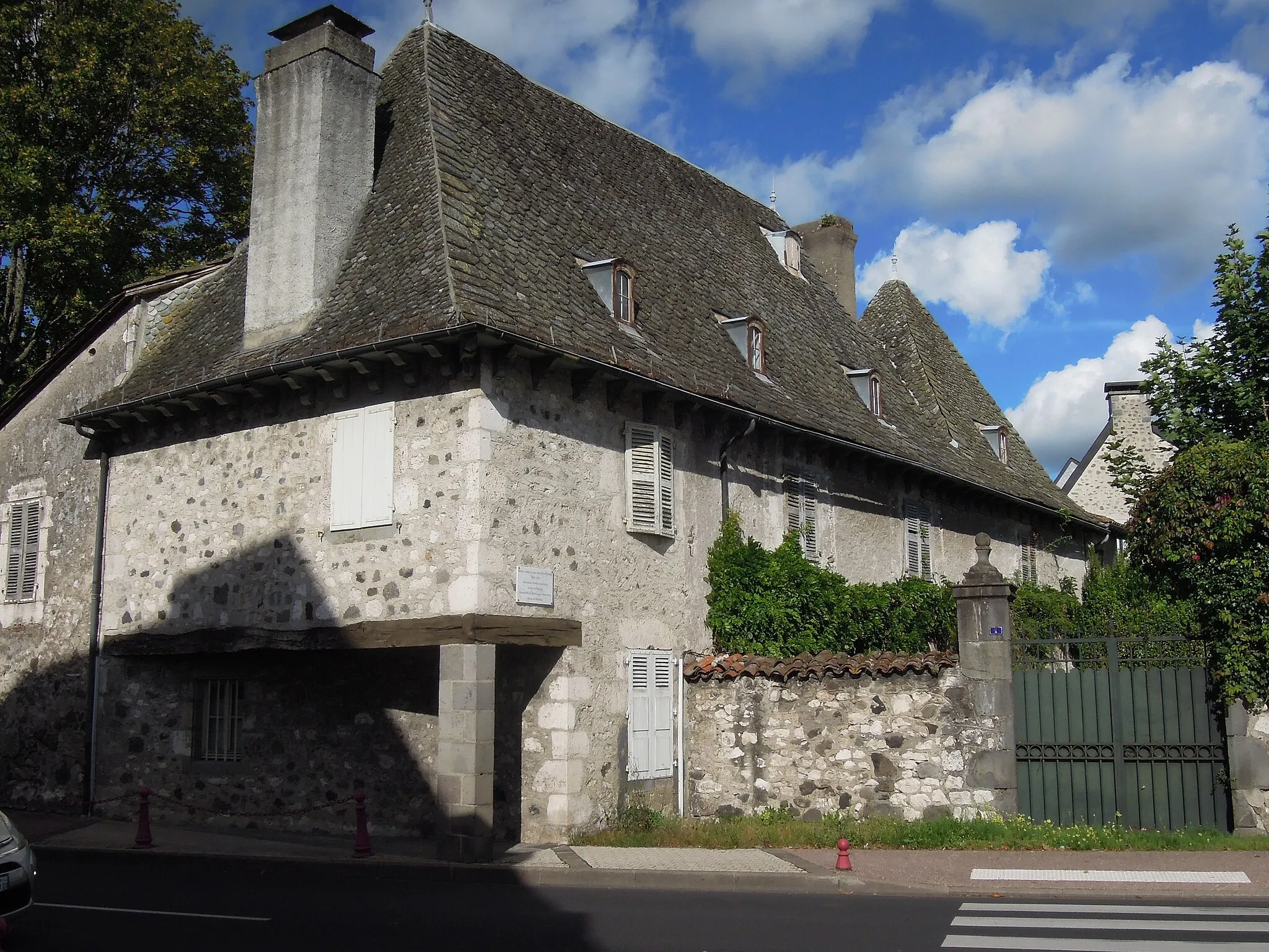 Photo showing: Arpajon-sur-Cère (Cantal, France) - Maison natale du Général Milhaud