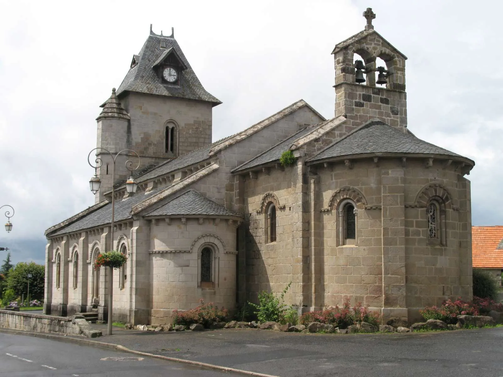 Photo showing: photo de l'église Saint-Martin de Champagnac dans le Cantal