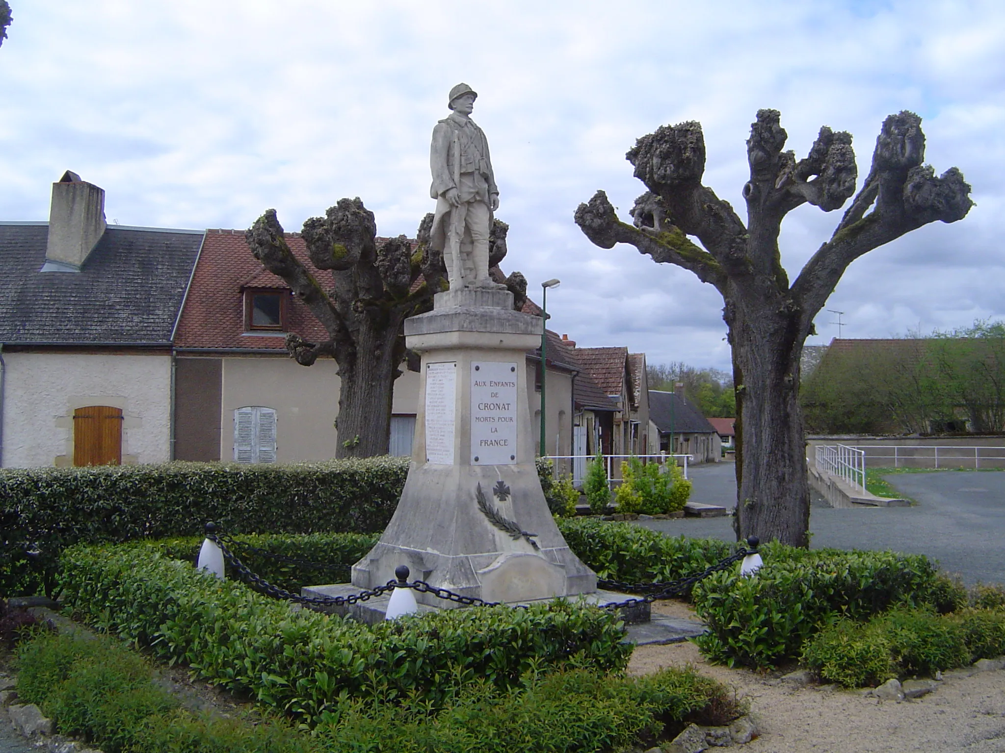 Photo showing: Cronat (monument aux morts)