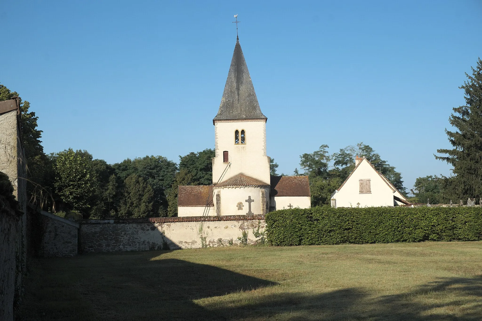 Photo showing: Kirche Saint-Aubin in Saint-Aubin-sur-Loire im Département Saône-et-Loire in der Region Bourgogne-Franche-Comté in Frankreich