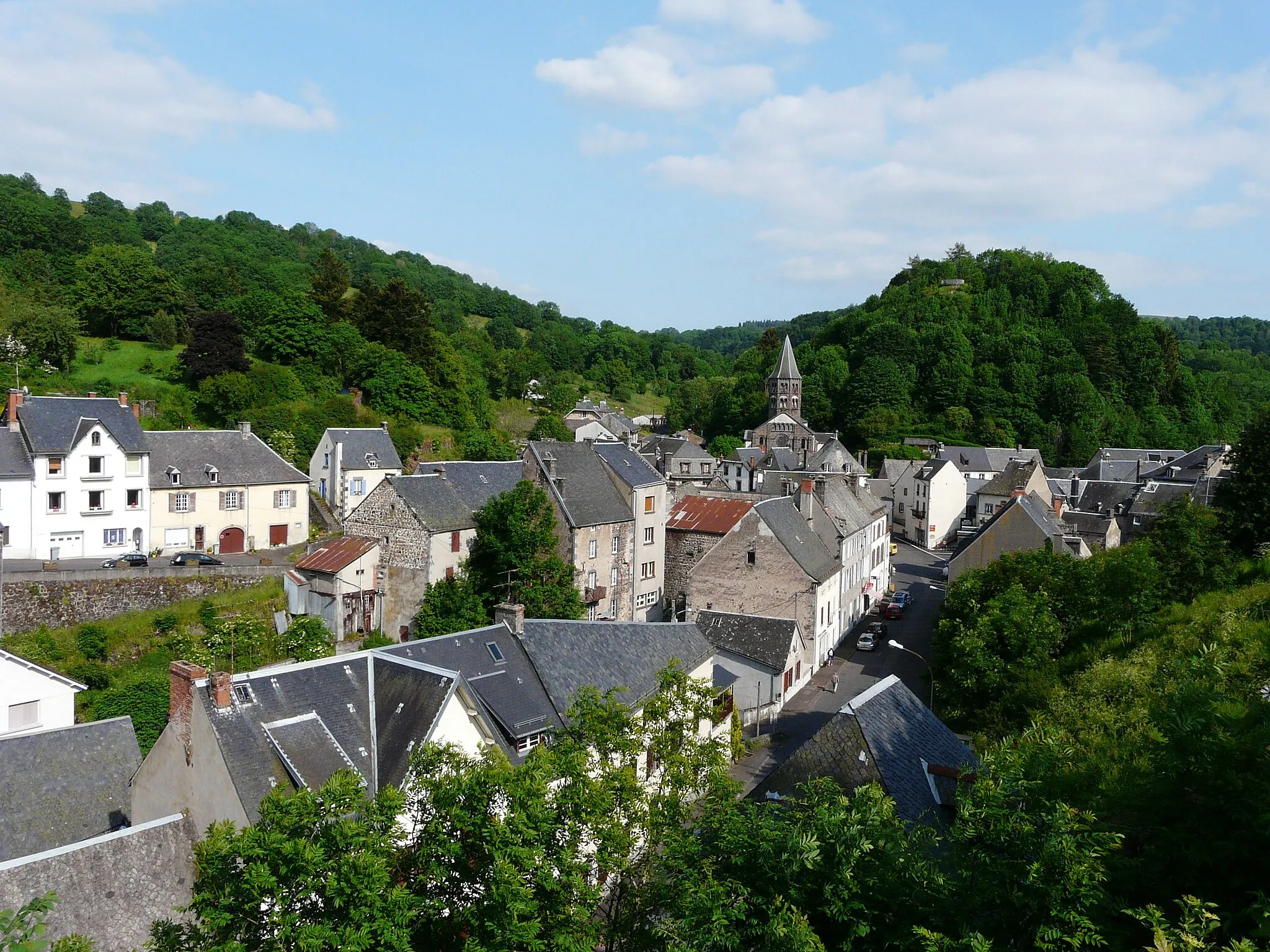 Photo showing: Le village de Rochefort-Montagne, Dordogne, FRance.