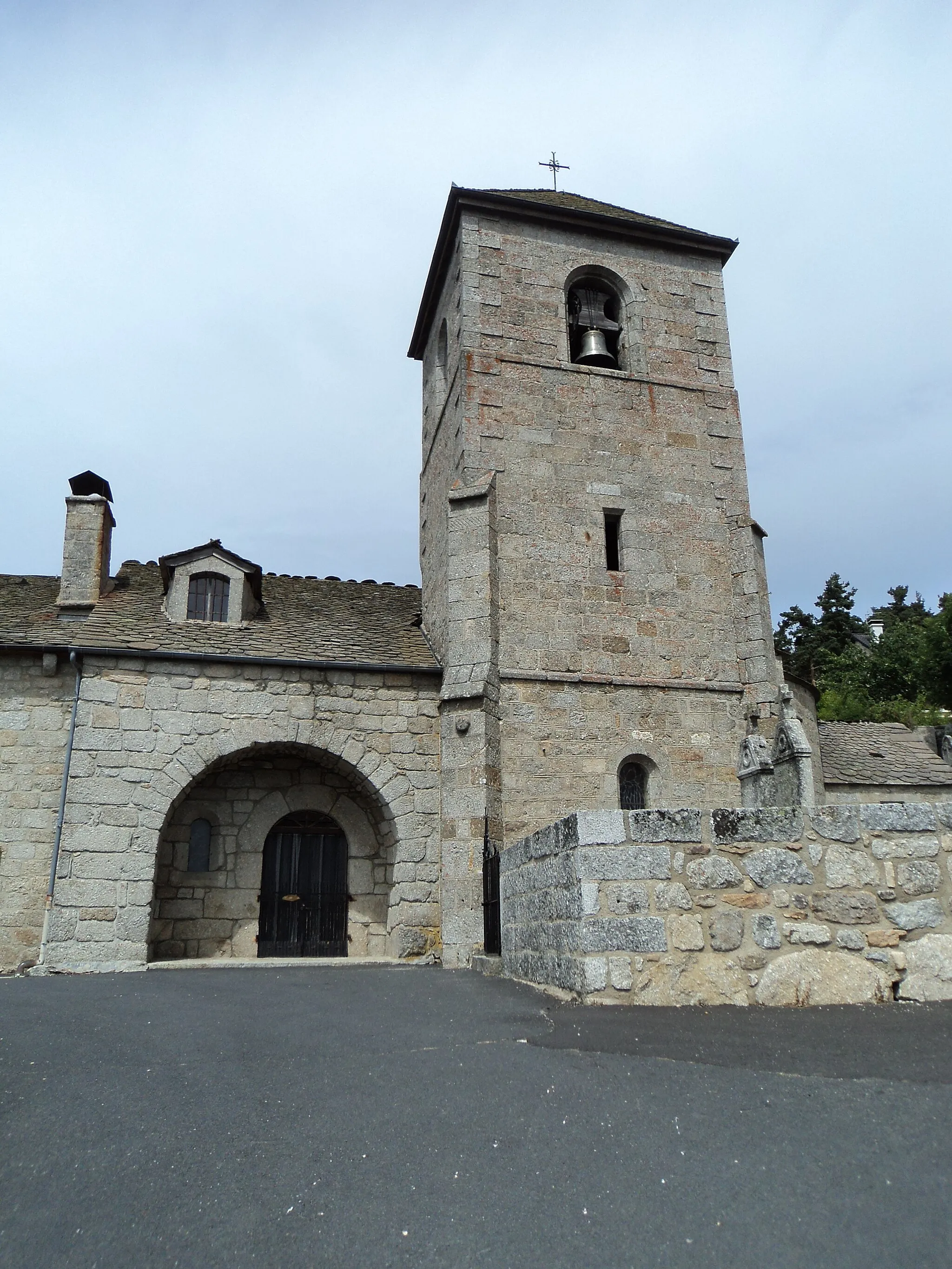 Photo showing: Façade de l'église Saint-Roch-de-Lajo