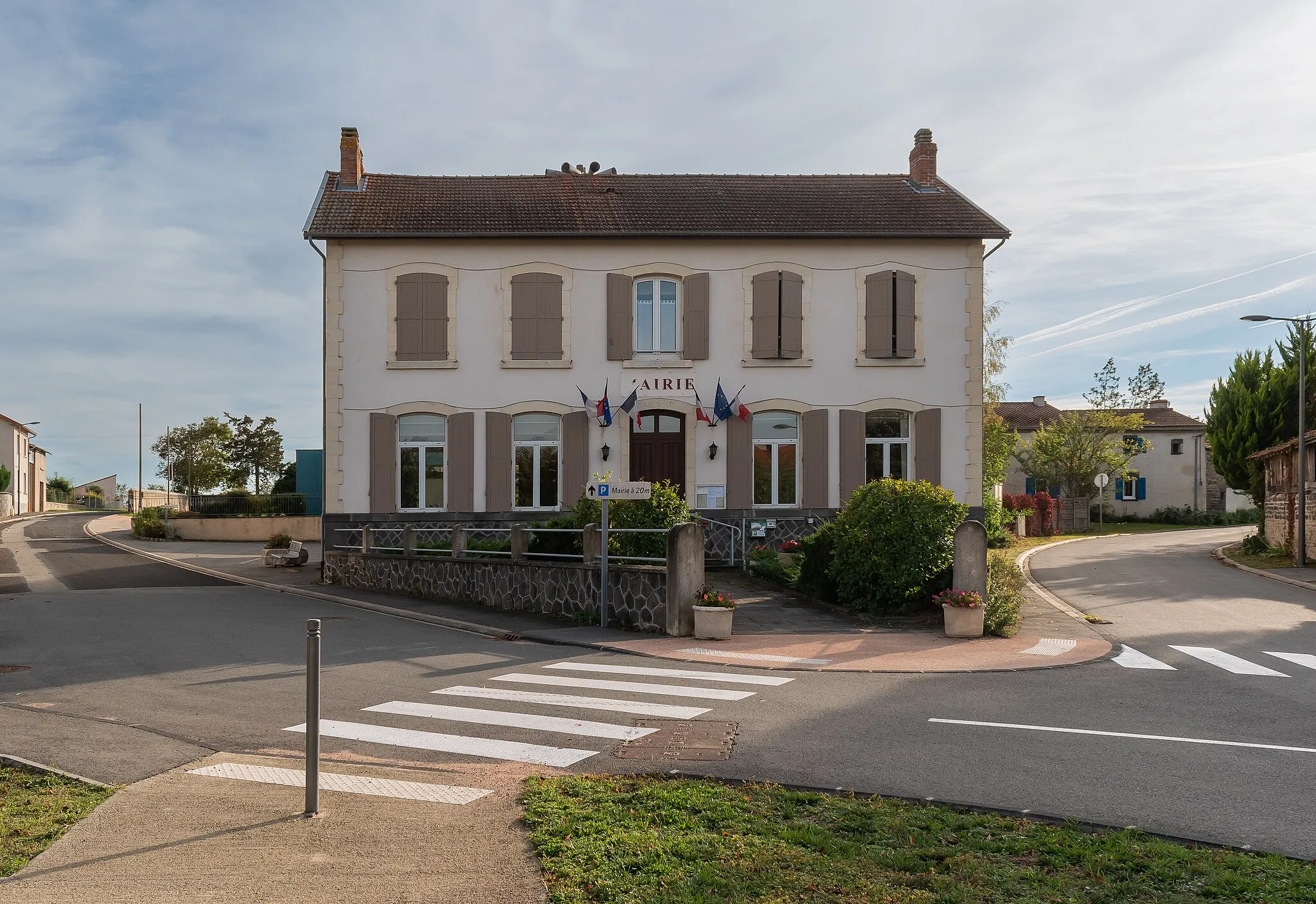 Photo showing: Town hall of Saint-Ignat, Puy-de-Dôme, France