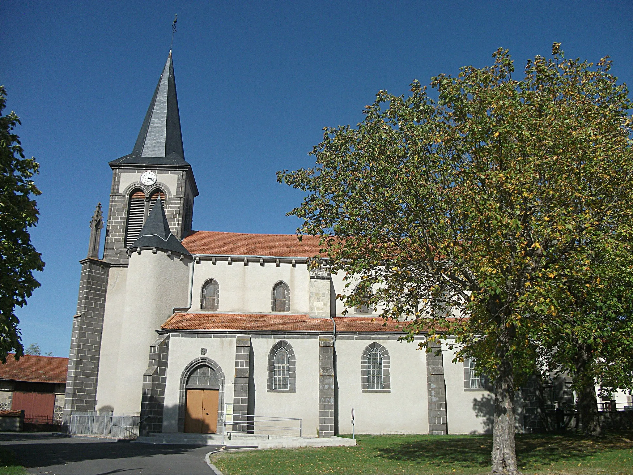 Photo showing: Church of Saint-Ignat, Puy-de-Dôme, Auvergne-Rhône-Alpes, France. [19296]