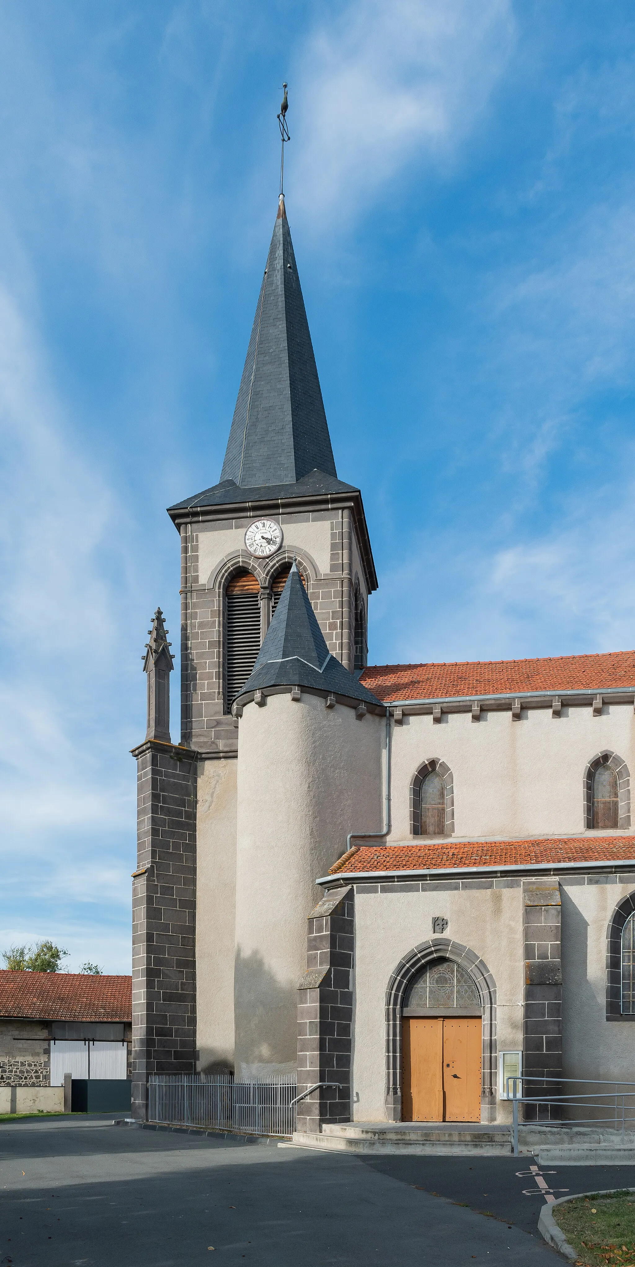 Photo showing: Translation of Saint Martin church in Saint-Ignat, Puy-de-Dôme, France