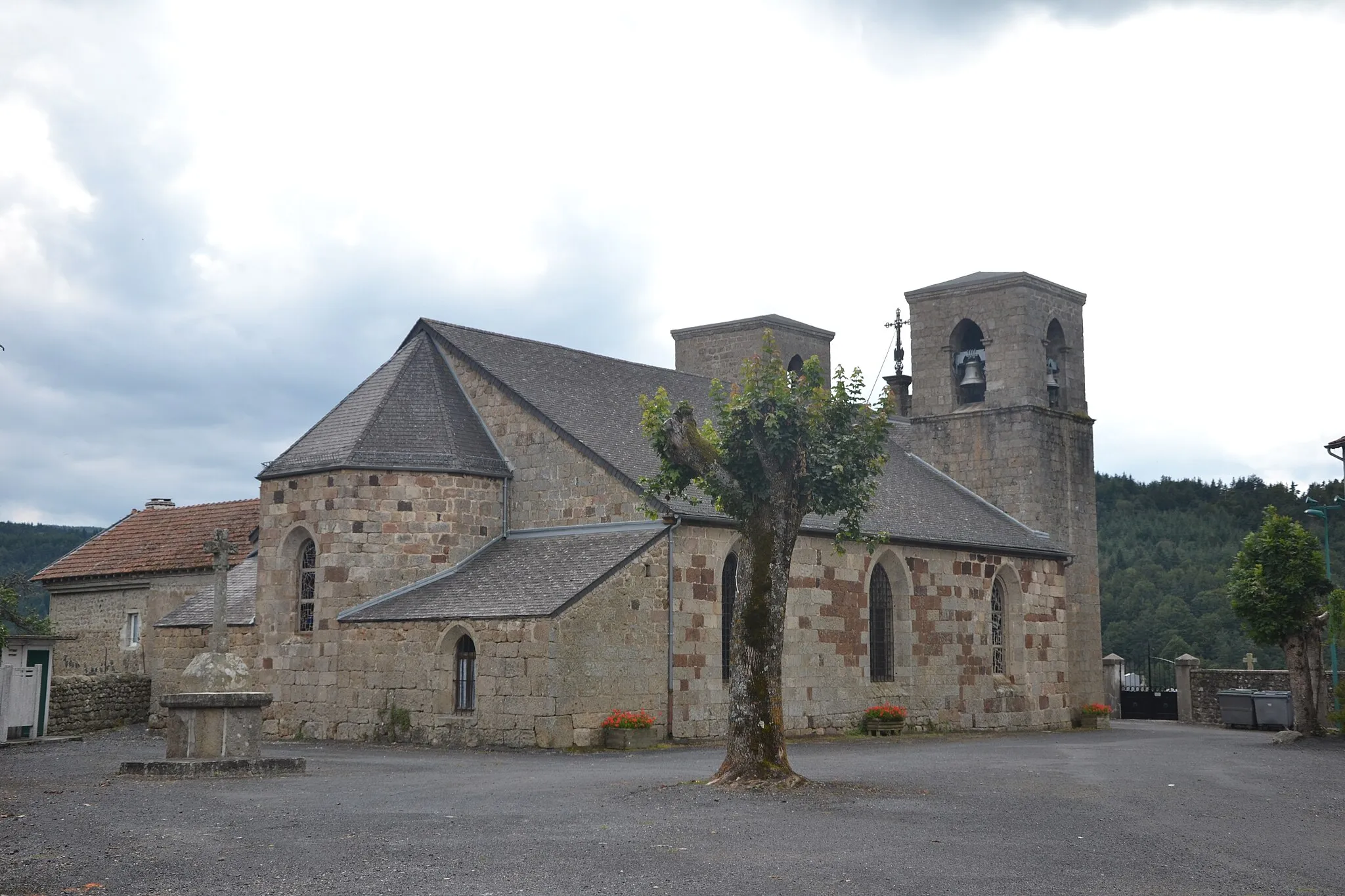 Photo showing: église Saint Victor d'Issarlès