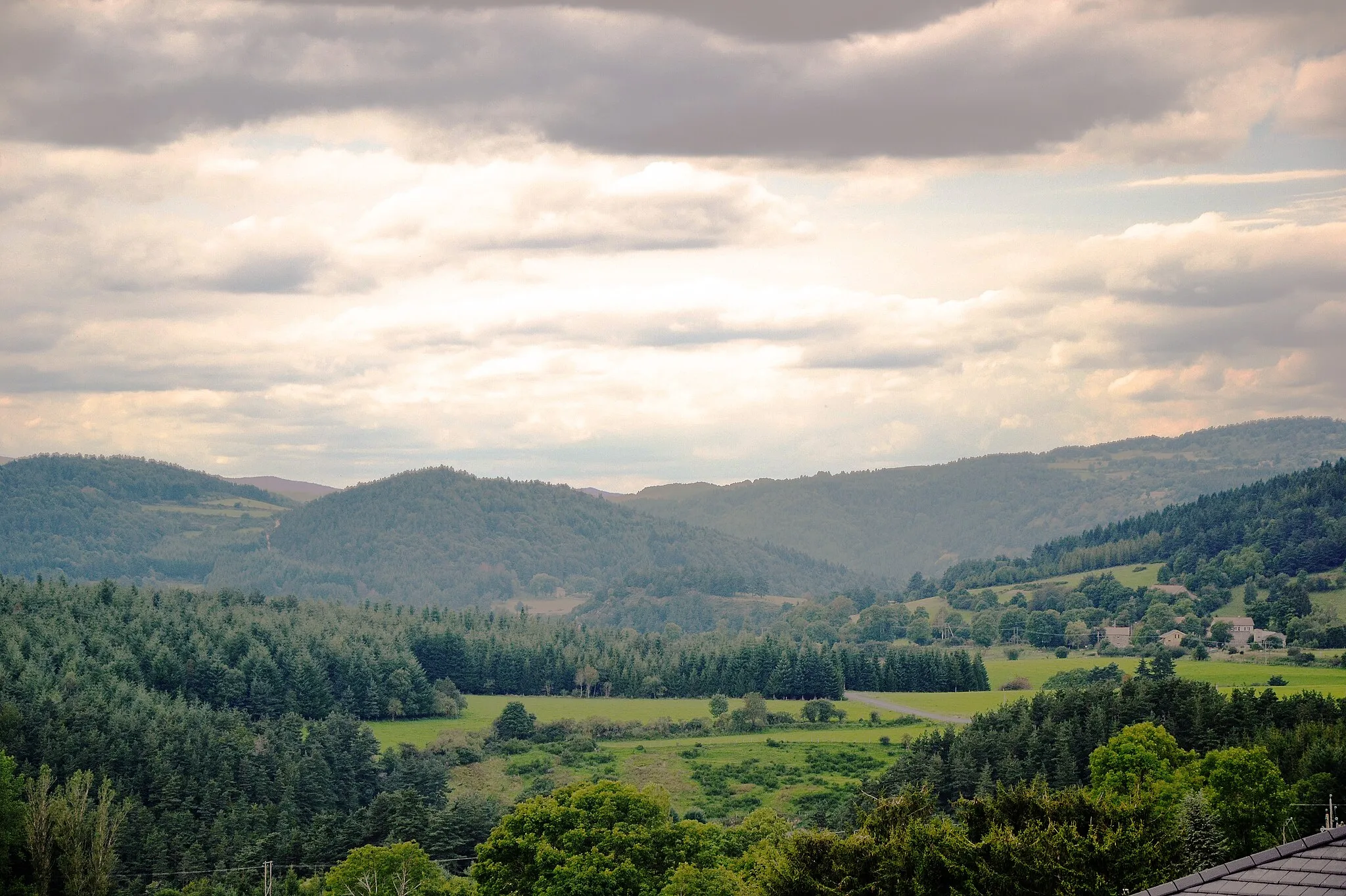 Photo showing: environ du Lac-d'Issarlès