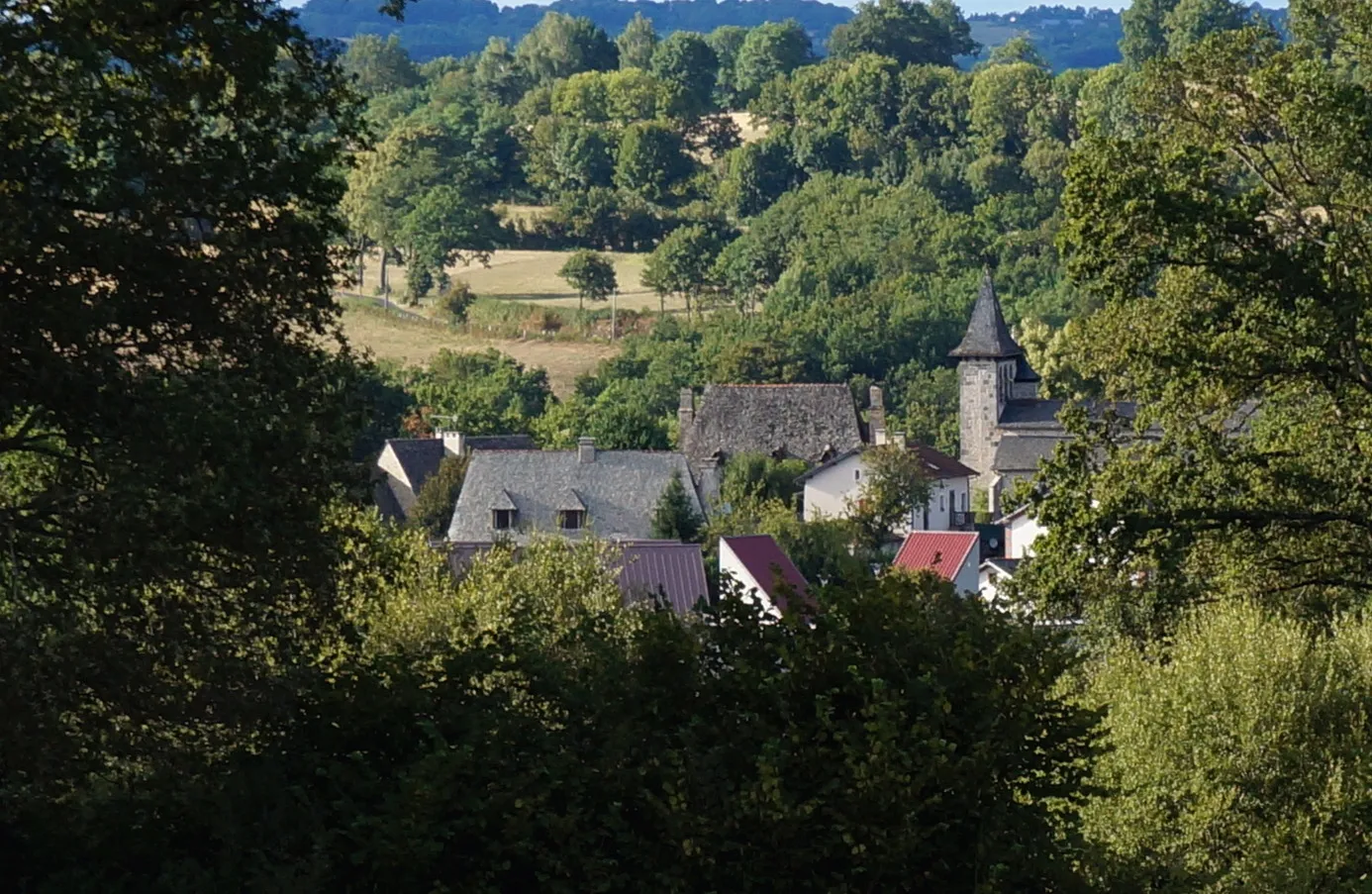 Photo showing: View of Lacapelle-Viescamp (Cantal, Auvergne, France)