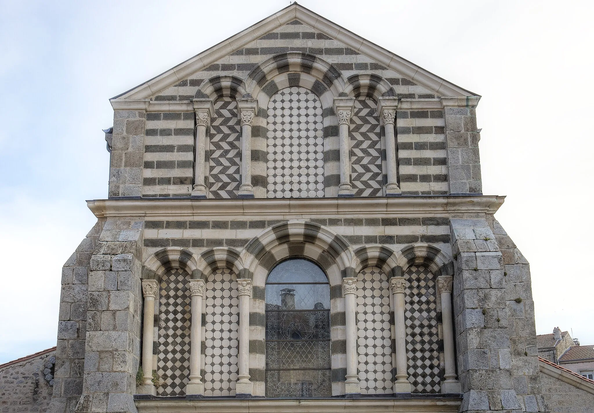 Photo showing: This building is indexed in the base Mérimée, a database of architectural heritage maintained by the French Ministry of Culture, under the reference PA00092818 .
