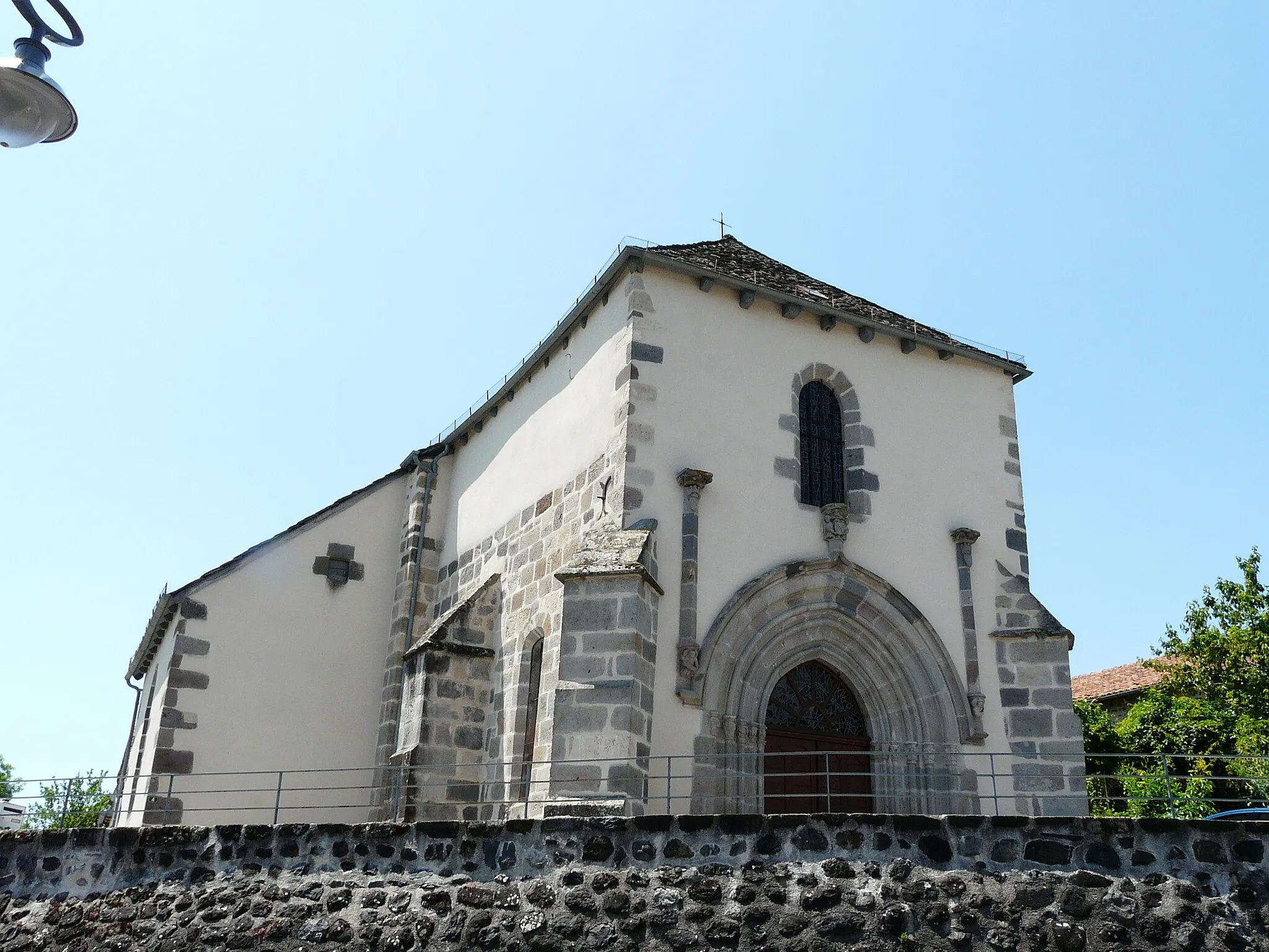 Photo showing: L'église de Yolet, Cantal, France.