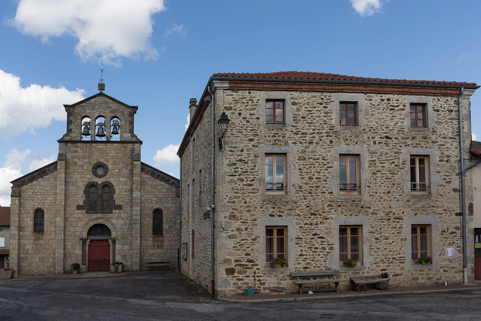 Photo showing: Mairie de Cistrières.