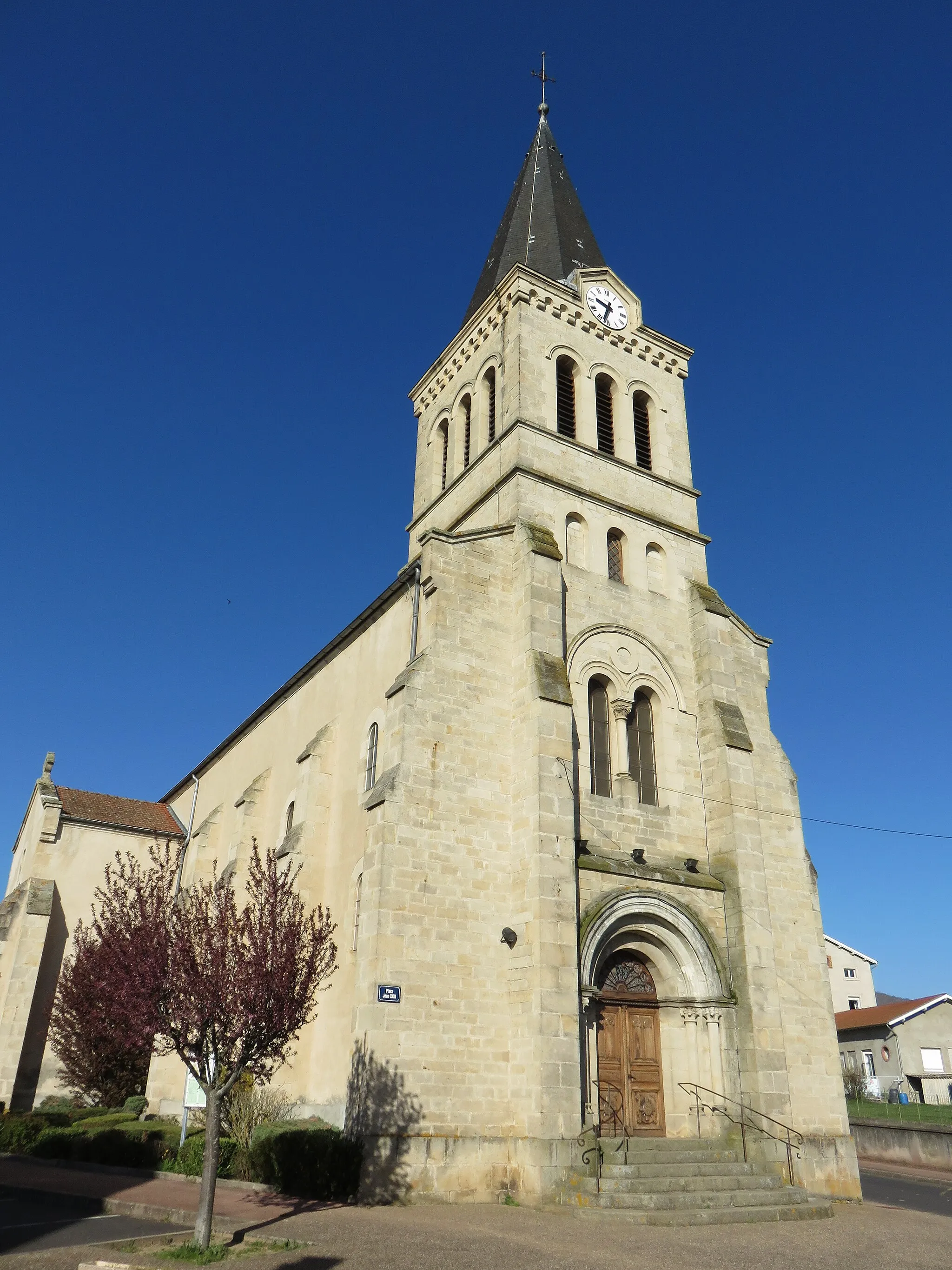 Photo showing: Clocher de l'église Saint-Vincent de Saint-Vincent (Haute-Loire, France).