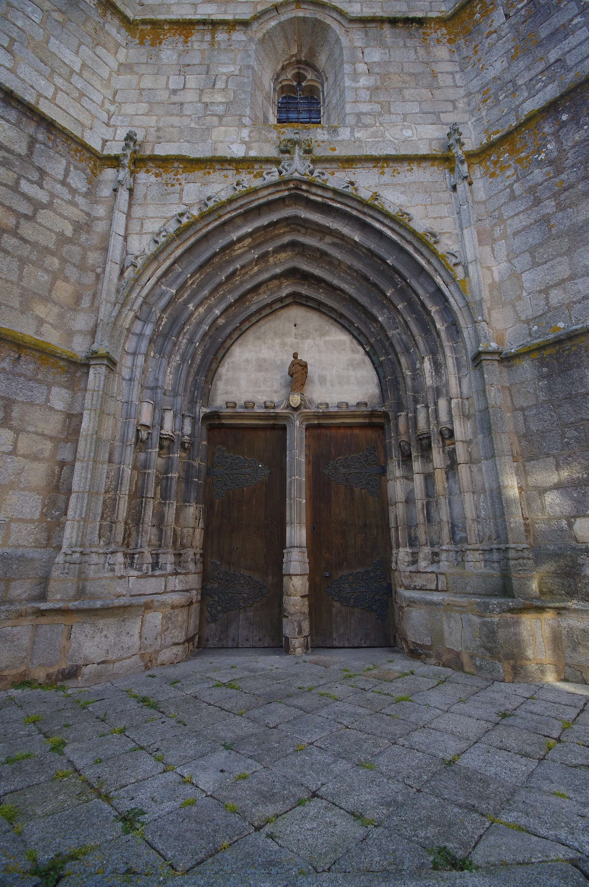 Photo showing: Église Sainte-Croix d'Augerolles
