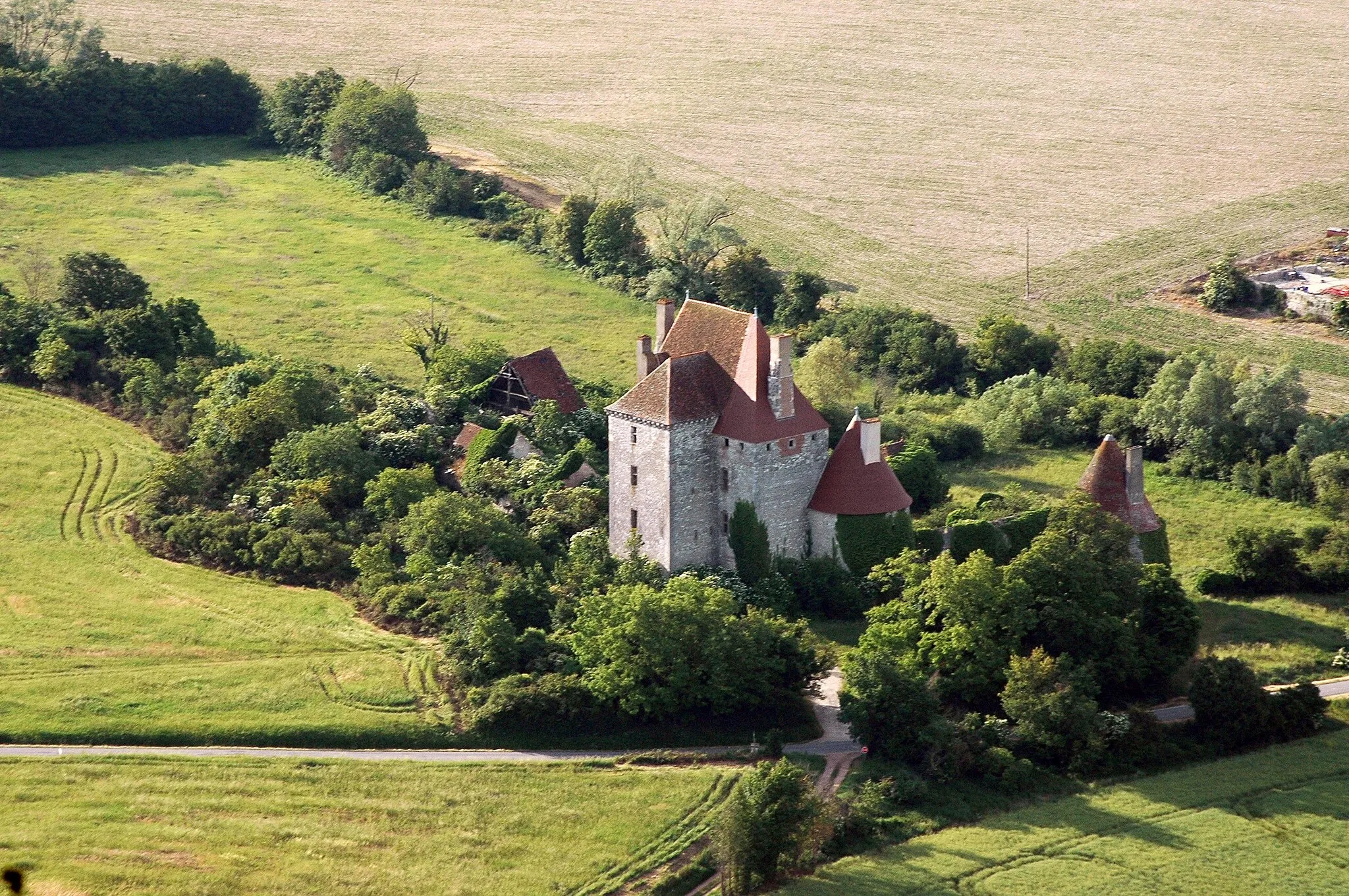 Photo showing: Le château de Fourchaud à Besson, Allier, France.