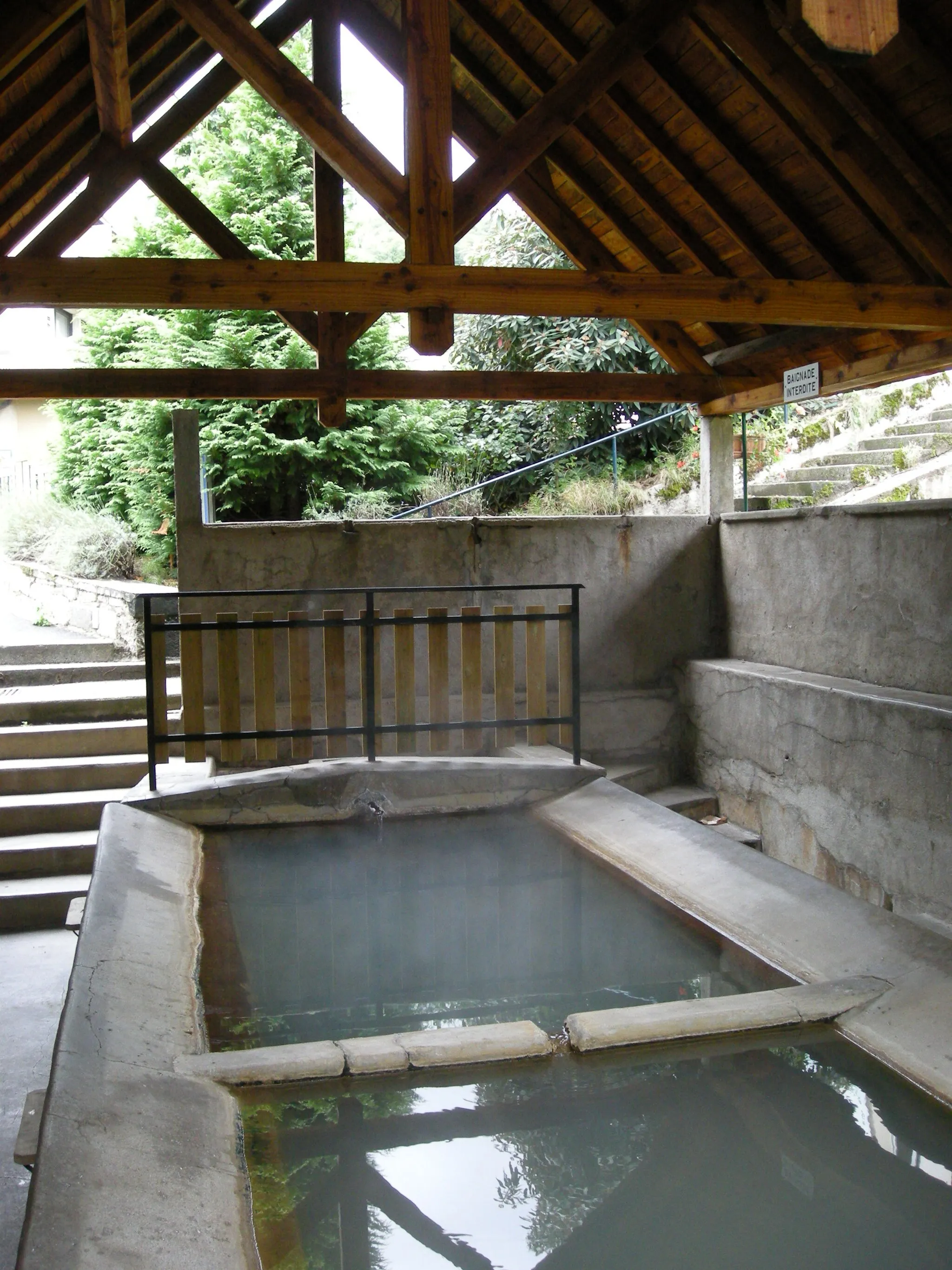 Photo showing: Wash house in Chaudes-Aigues (Cantal)