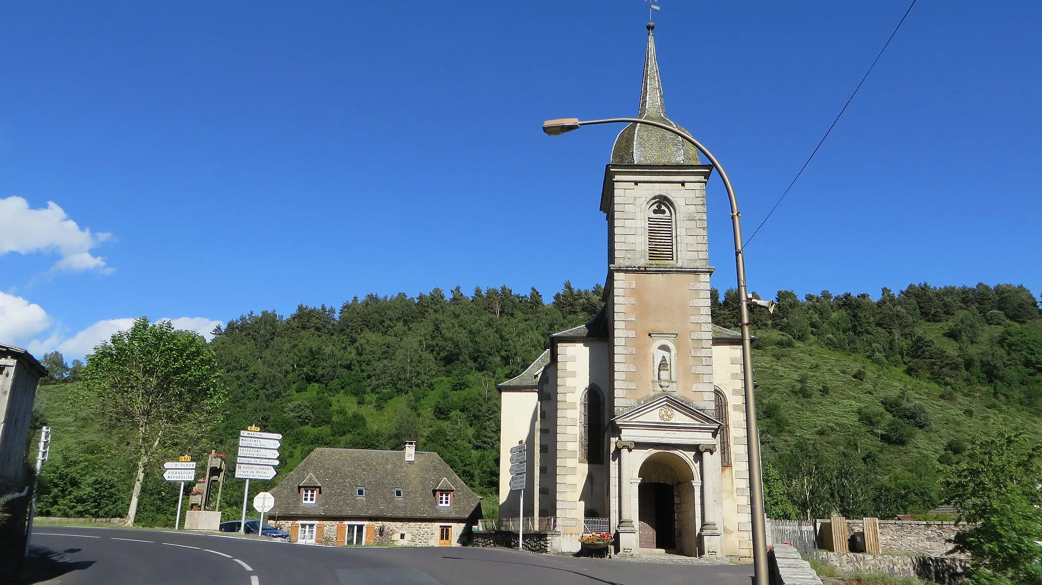 Photo showing: This building is indexed in the base Mérimée, a database of architectural heritage maintained by the French Ministry of Culture, under the reference PA15000032 .