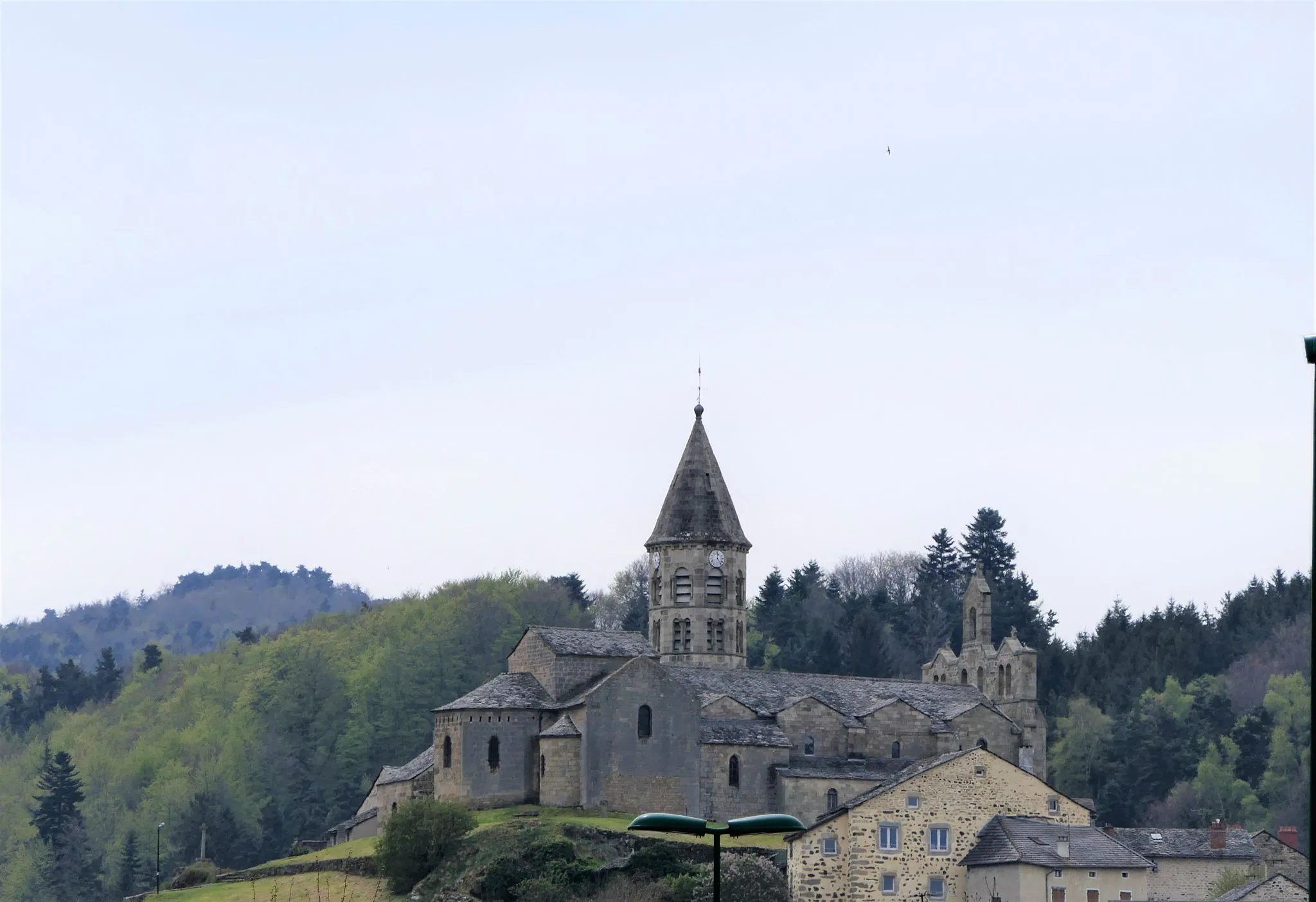 Photo showing: Eglise Saint-Julien de Saint-Julien-Chapteuil, vue générale de l'église