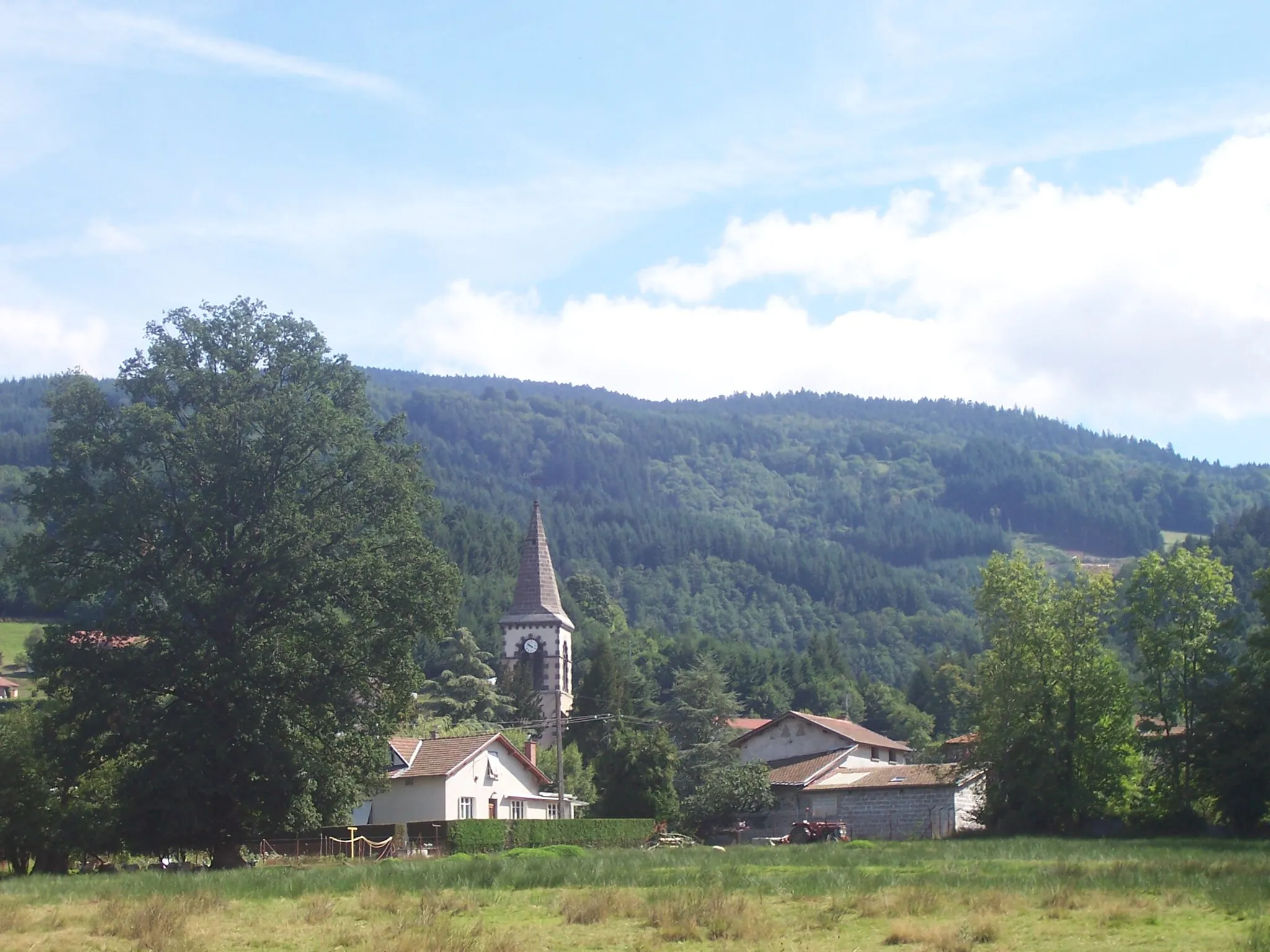 Photo showing: Vue du petit village de la forie
