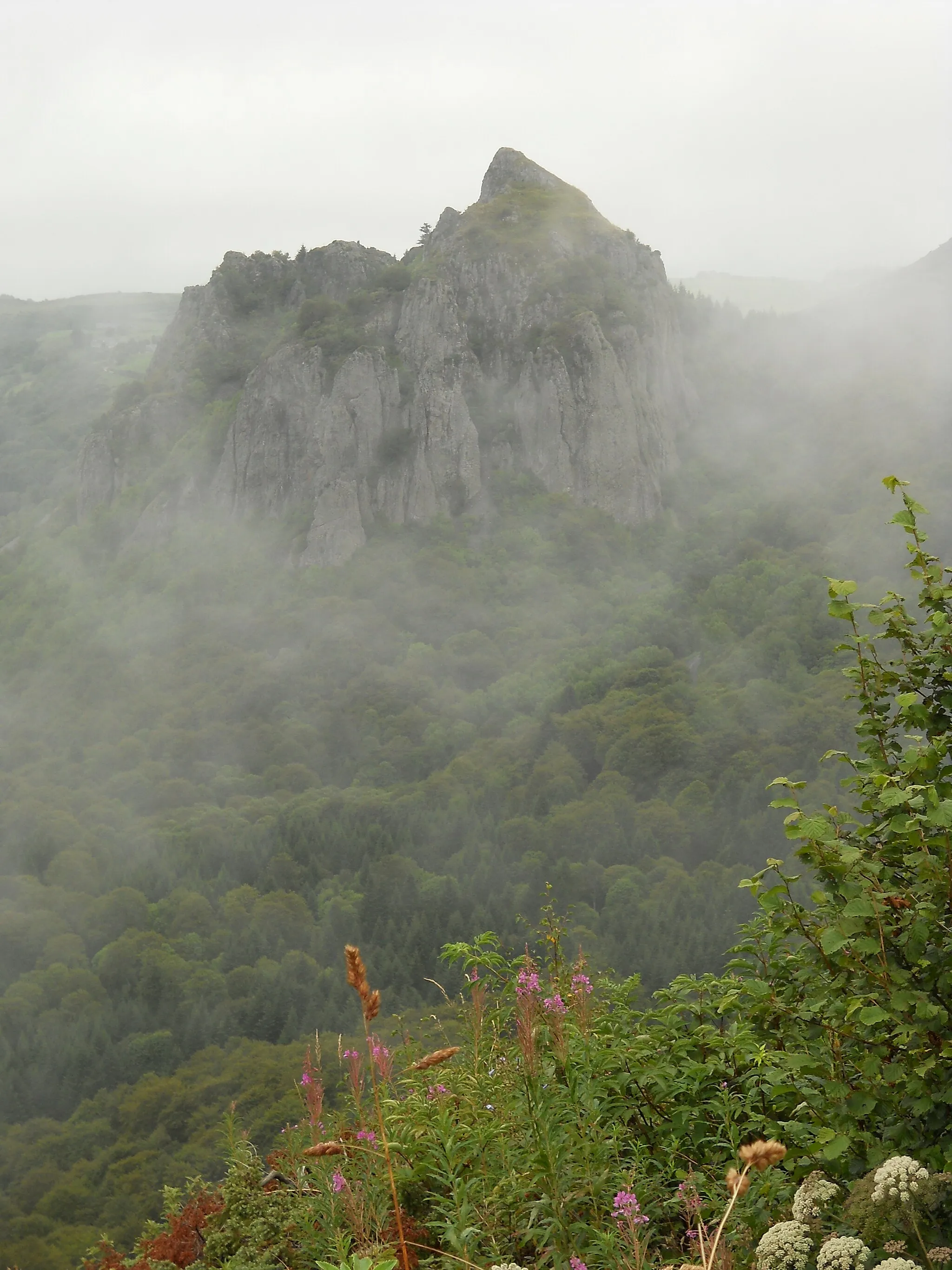 Photo showing: Roche Sanadoire seen from Col de Guéry, Monts Dore, Puy-de-Dôme, France