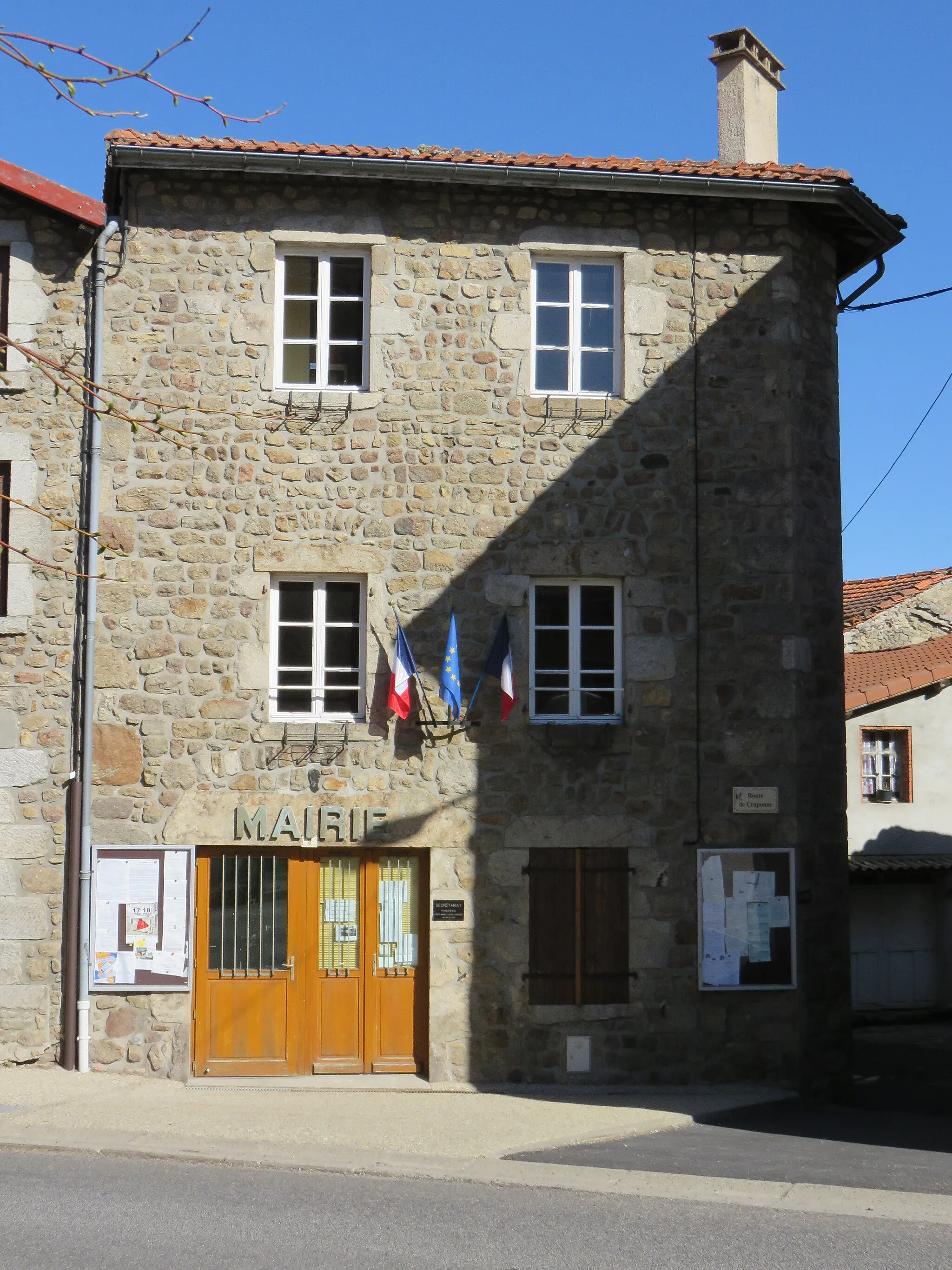 Photo showing: Mairie de Bellevue-la-Montagne (Haute-Loire, France).