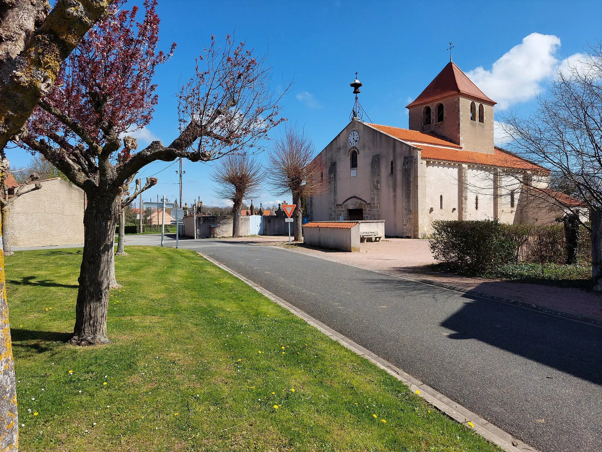 Photo showing: Église Notre-Dame-de-Septembre à Montpensier, Puy de Dôme-France