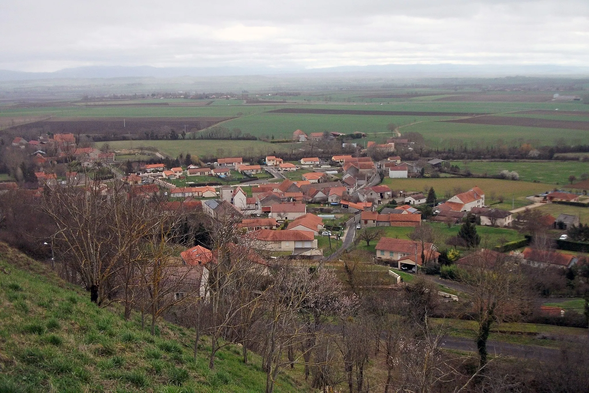 Photo showing: View of Montpensier from the hillock [10059]