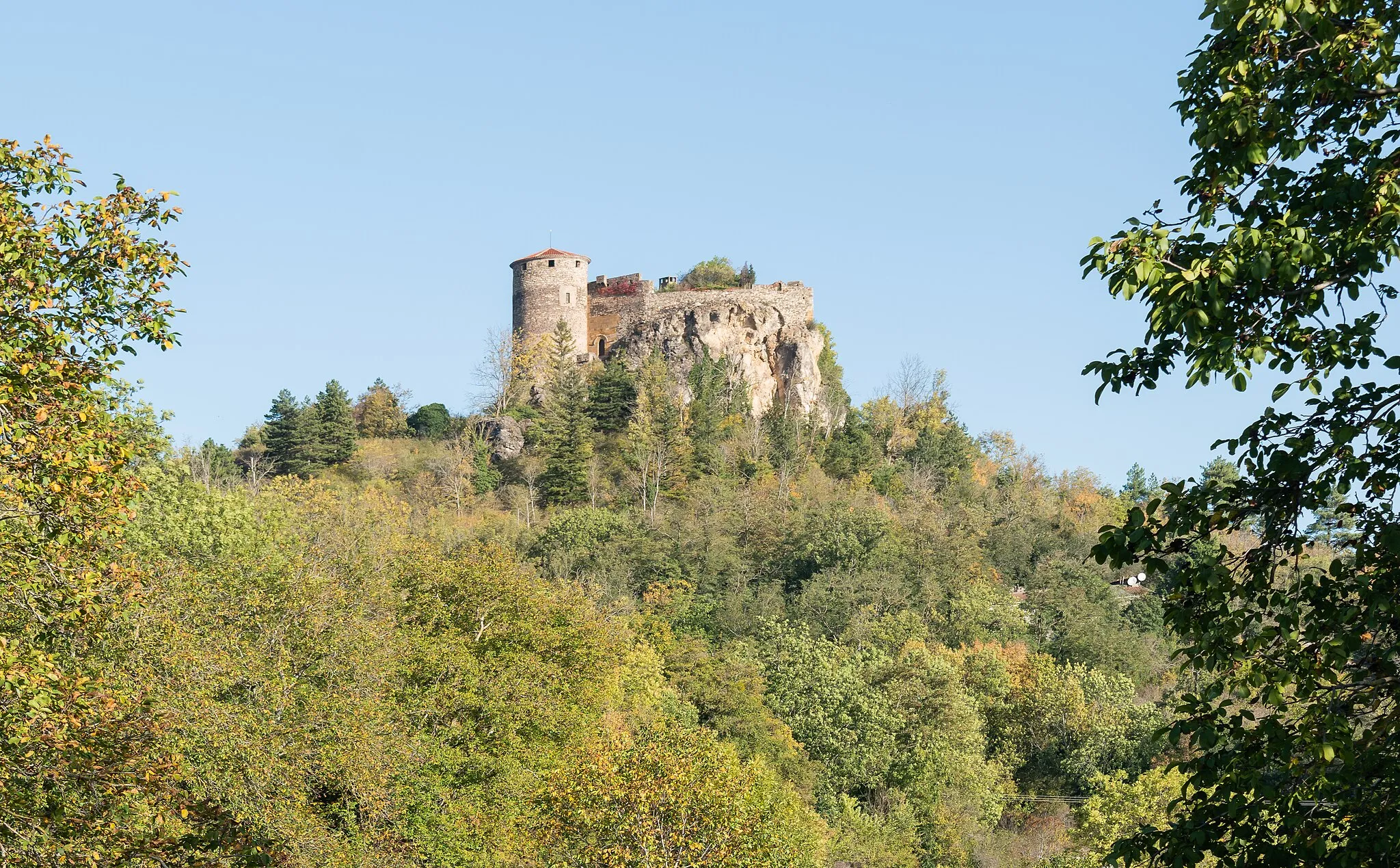 Photo showing: This building is inscrit au titre des monuments historiques de la France. It is indexed in the base Mérimée, a database of architectural heritage maintained by the French Ministry of Culture, under the reference PA00091927 .