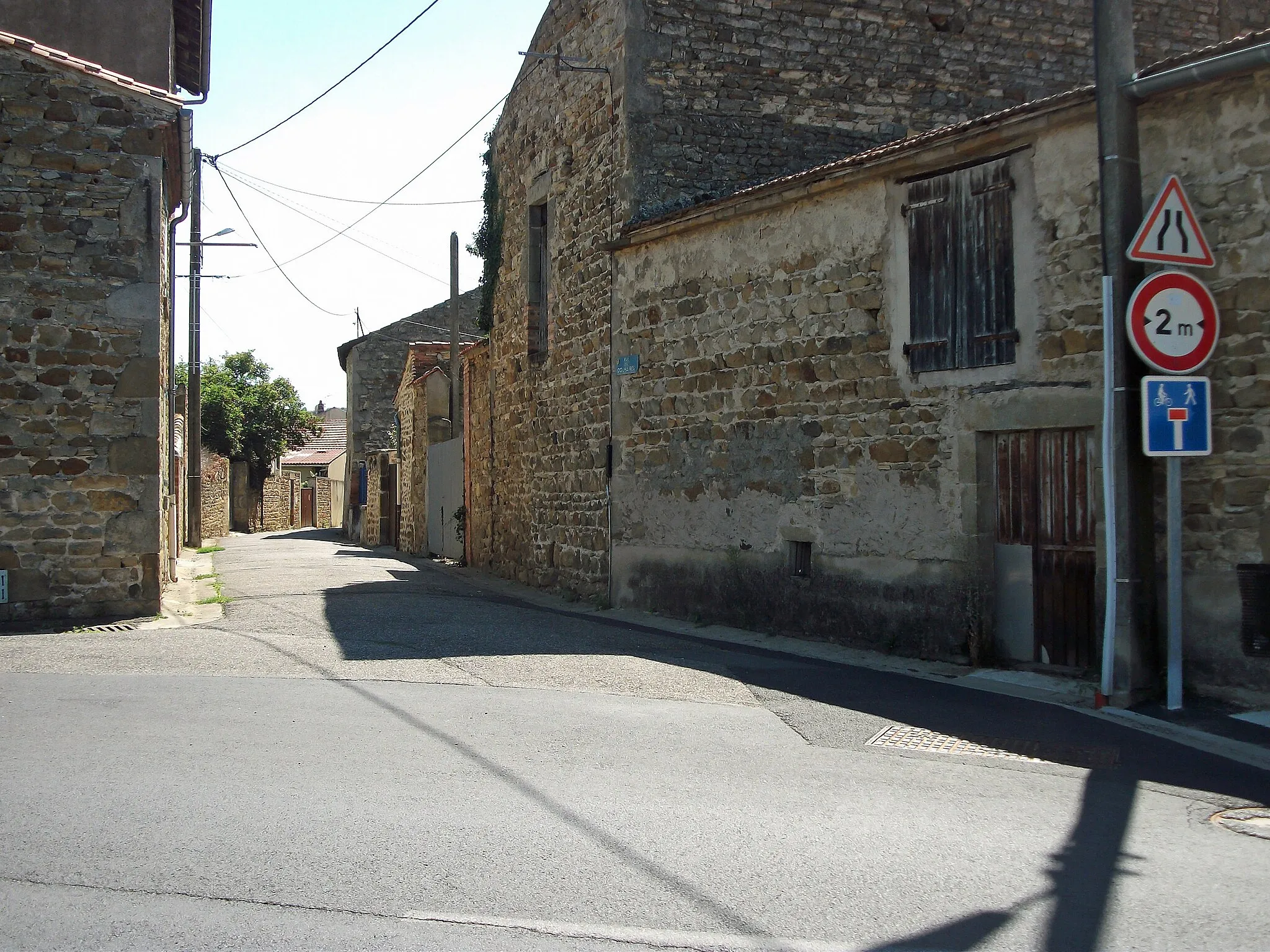 Photo showing: Rue des Douhaires in Vic-le-Comte [8734]