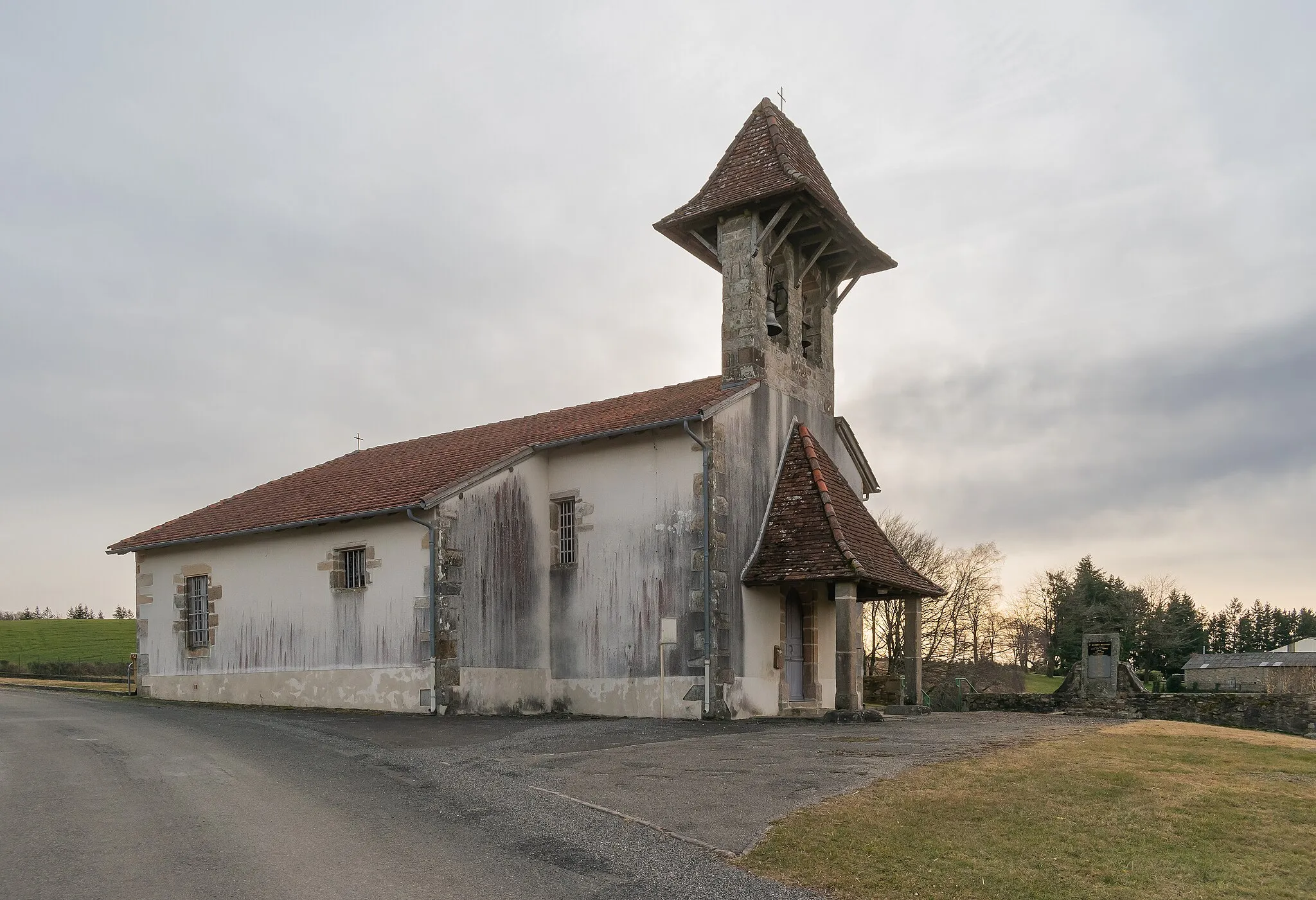 Photo showing: Saint Medard church in Saint-Médard-Nicourby, Lot, France