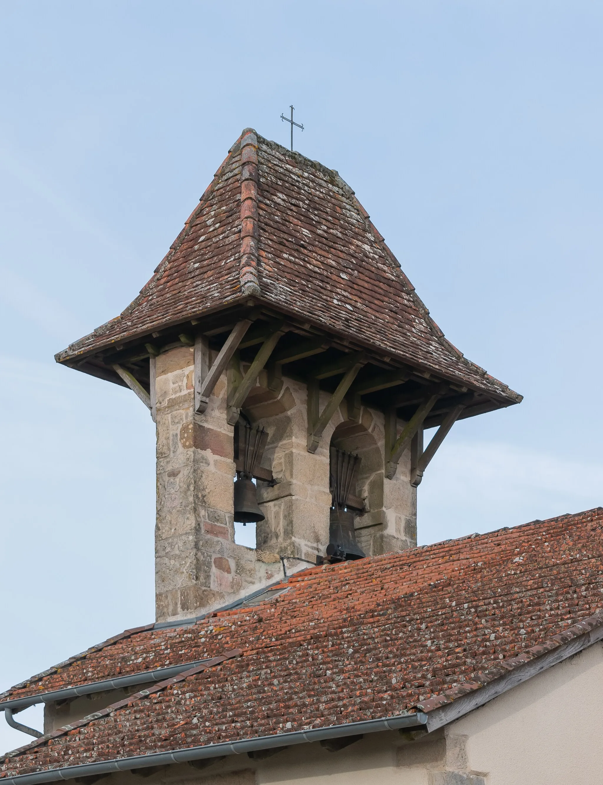Photo showing: Bell tower of the Saint Medard church in Saint-Médard-Nicourby, Lot, France