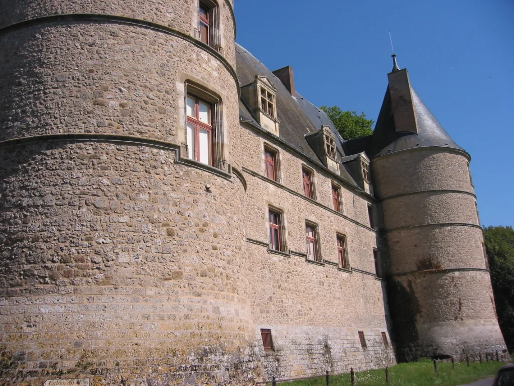 Photo showing: Jaligny-sur Besbre (France) - Façade ouest du château (XVIe siècle)
