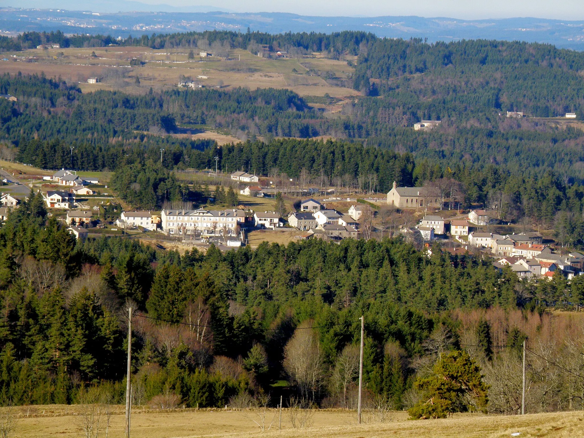 Photo showing: L'école communale et le temple