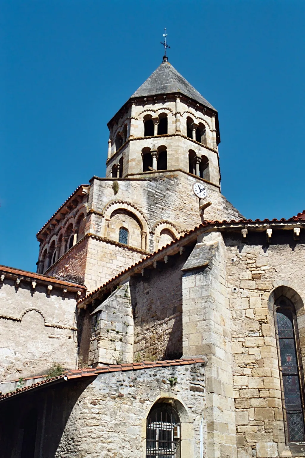 Photo showing: France - Auvergne - Église Saint-Julien de Chauriat