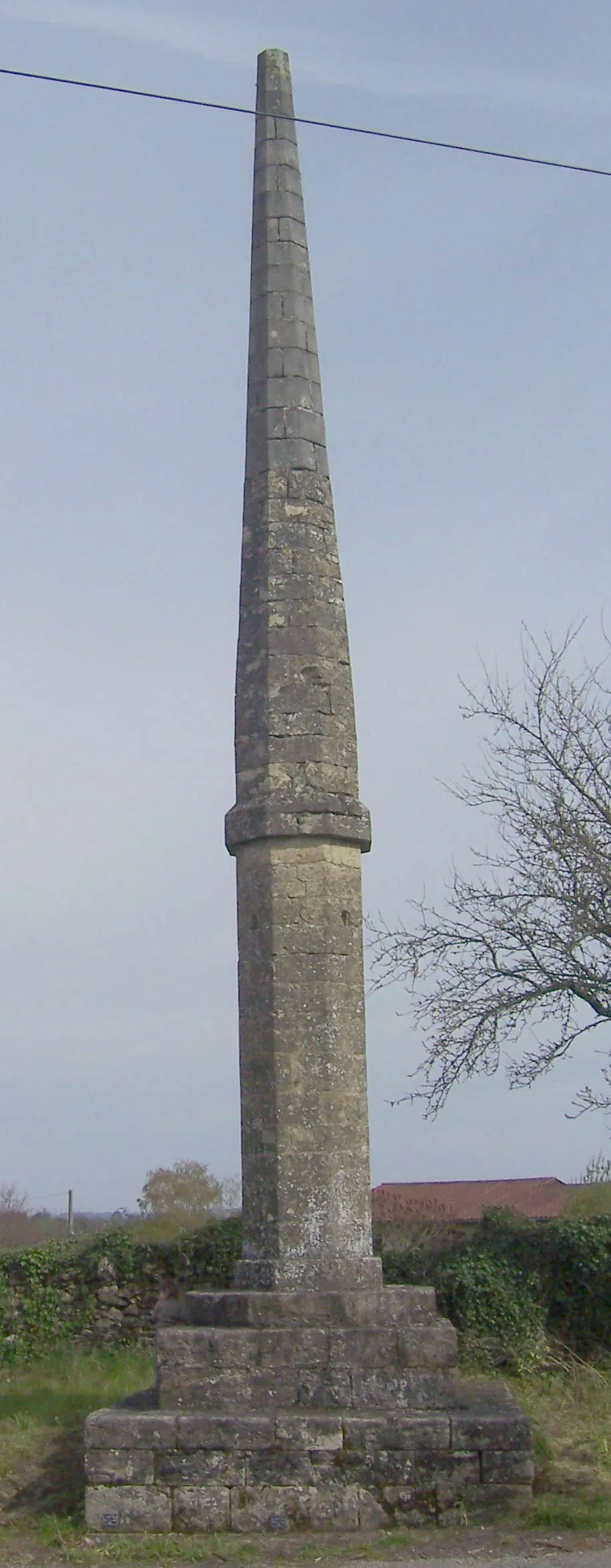 Photo showing: Aiguille du cingle au sud de Figeac