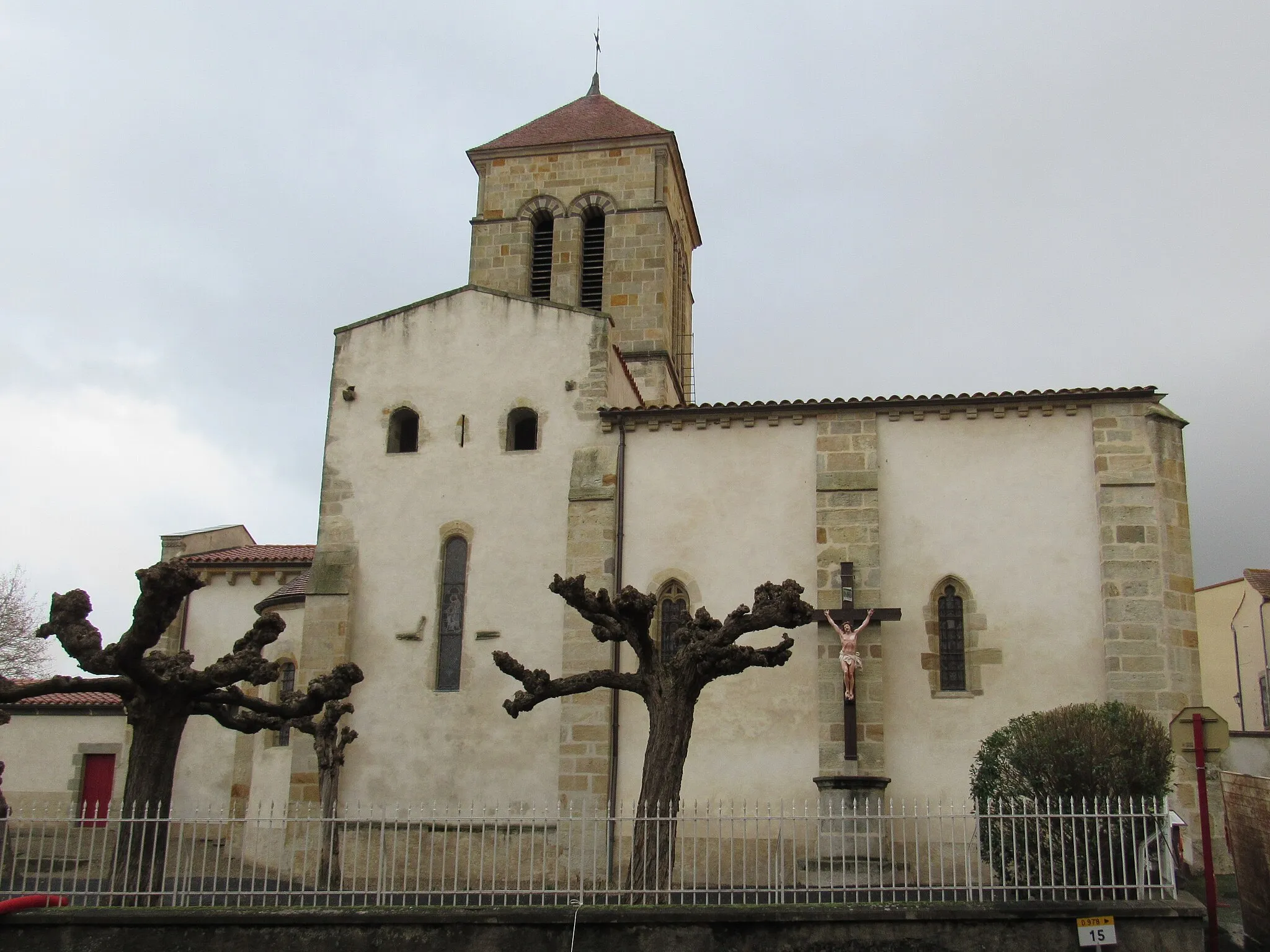 Photo showing: église Saint Pierre