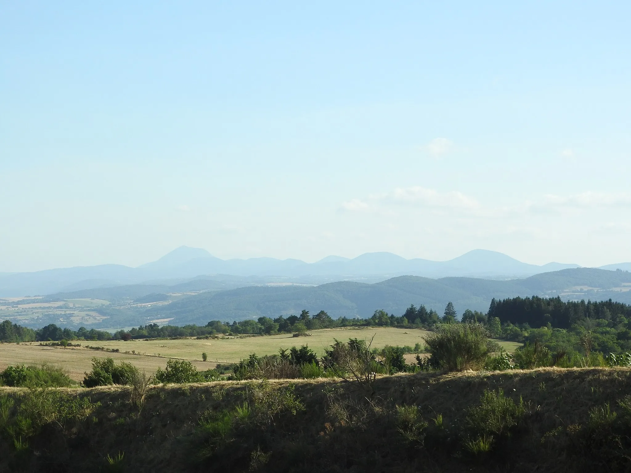 Photo showing: Aire des volcans d'Auvergne