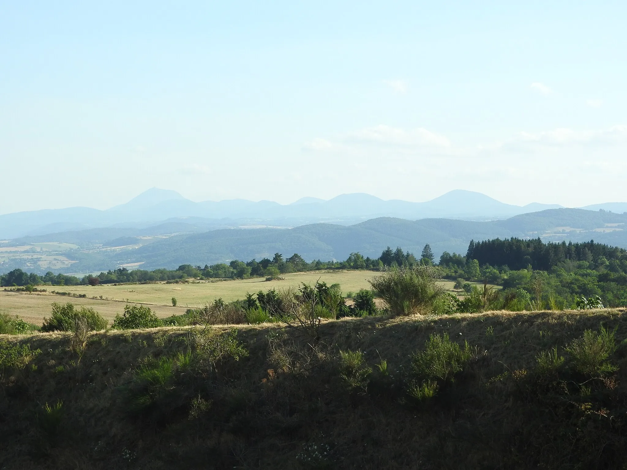 Photo showing: Aire des volcans d'Auvergne